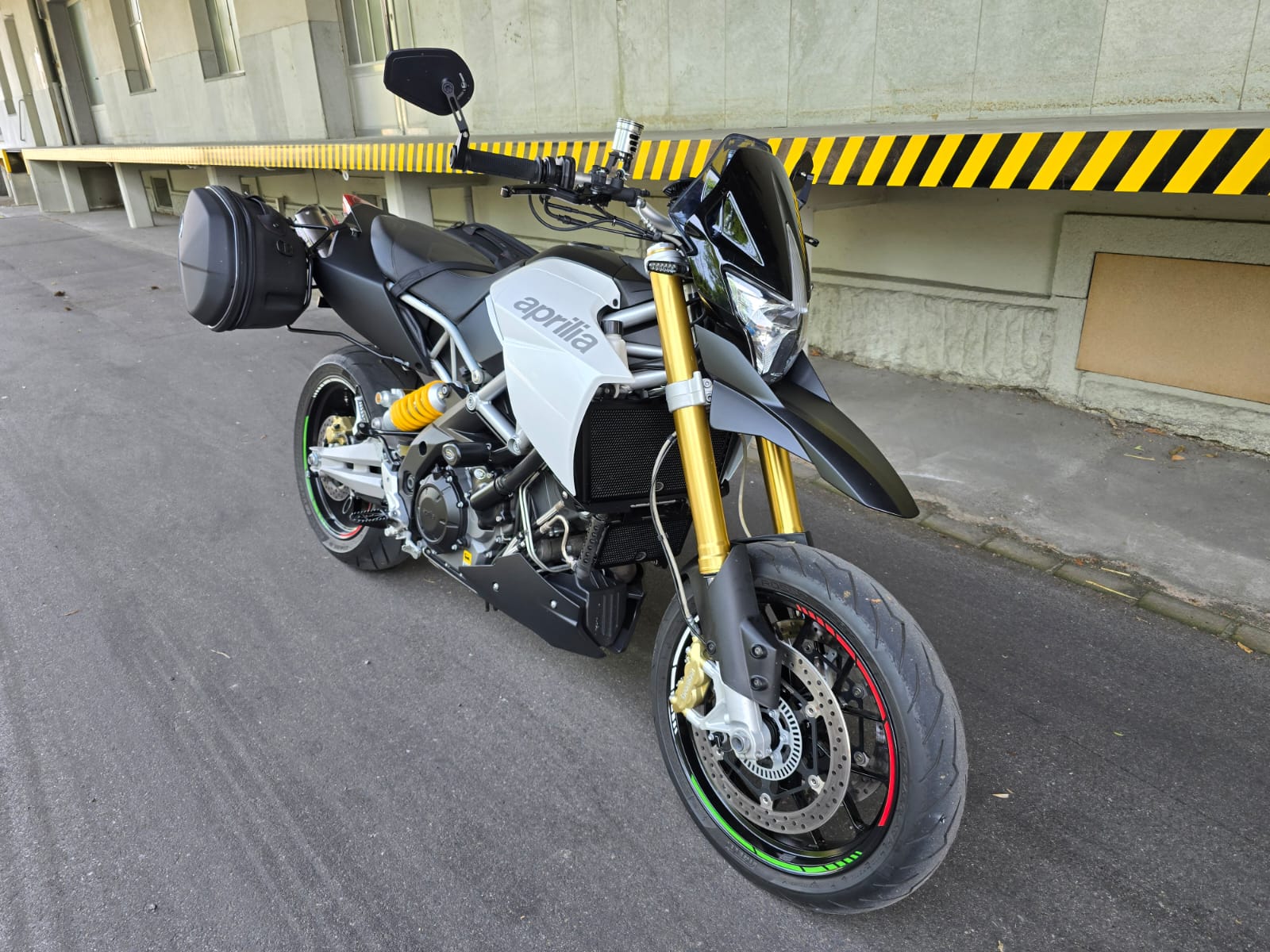 APRILIA Dorsoduro 1200 ABS/TC-image-1