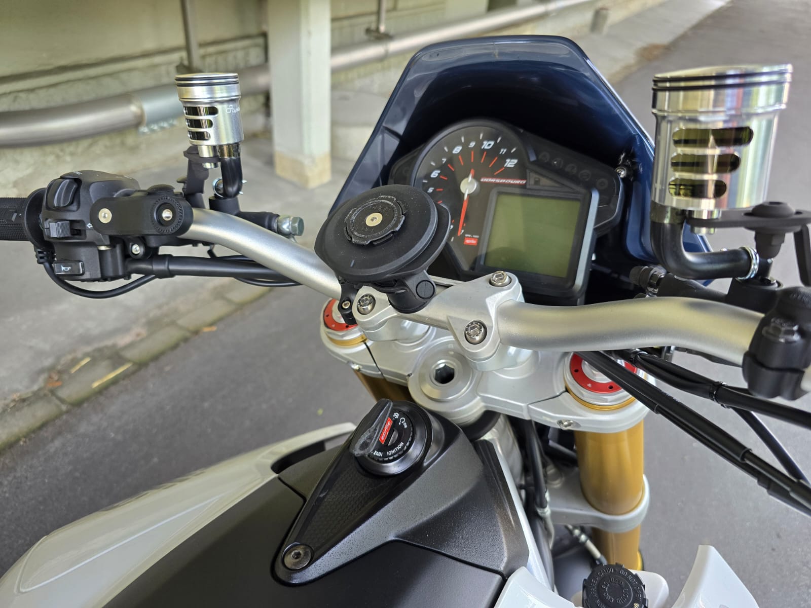APRILIA Dorsoduro 1200 ABS/TC-image-5