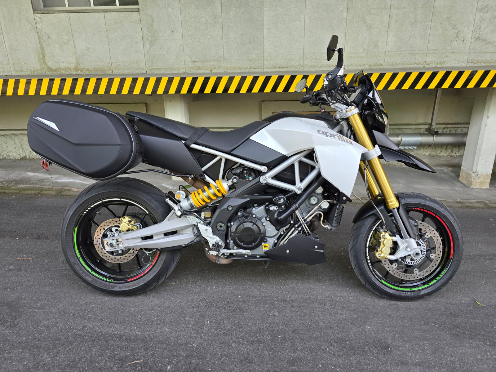 APRILIA Dorsoduro 1200 ABS/TC-image-0