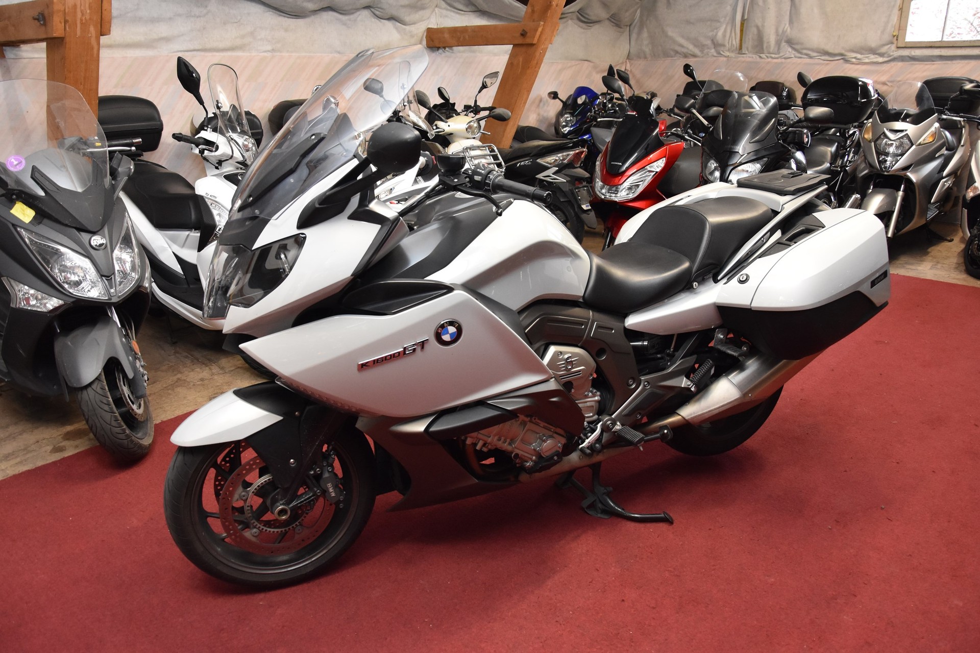 BMW K 1600 GT-image-1