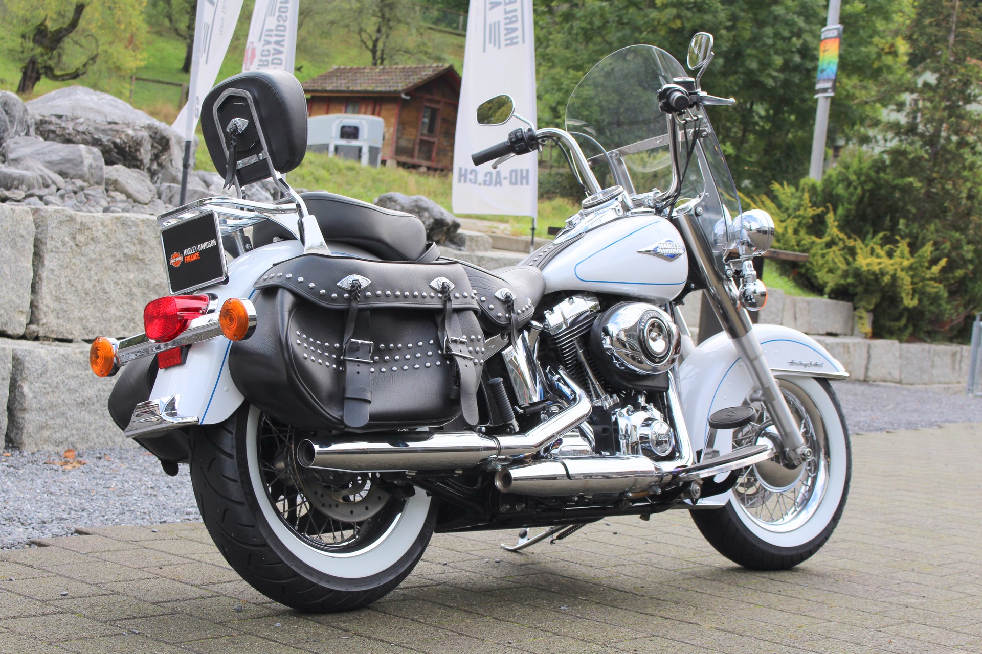 HARLEY-DAVIDSON FLSTC Softail Heritage Classic ABS-showroom-element-2