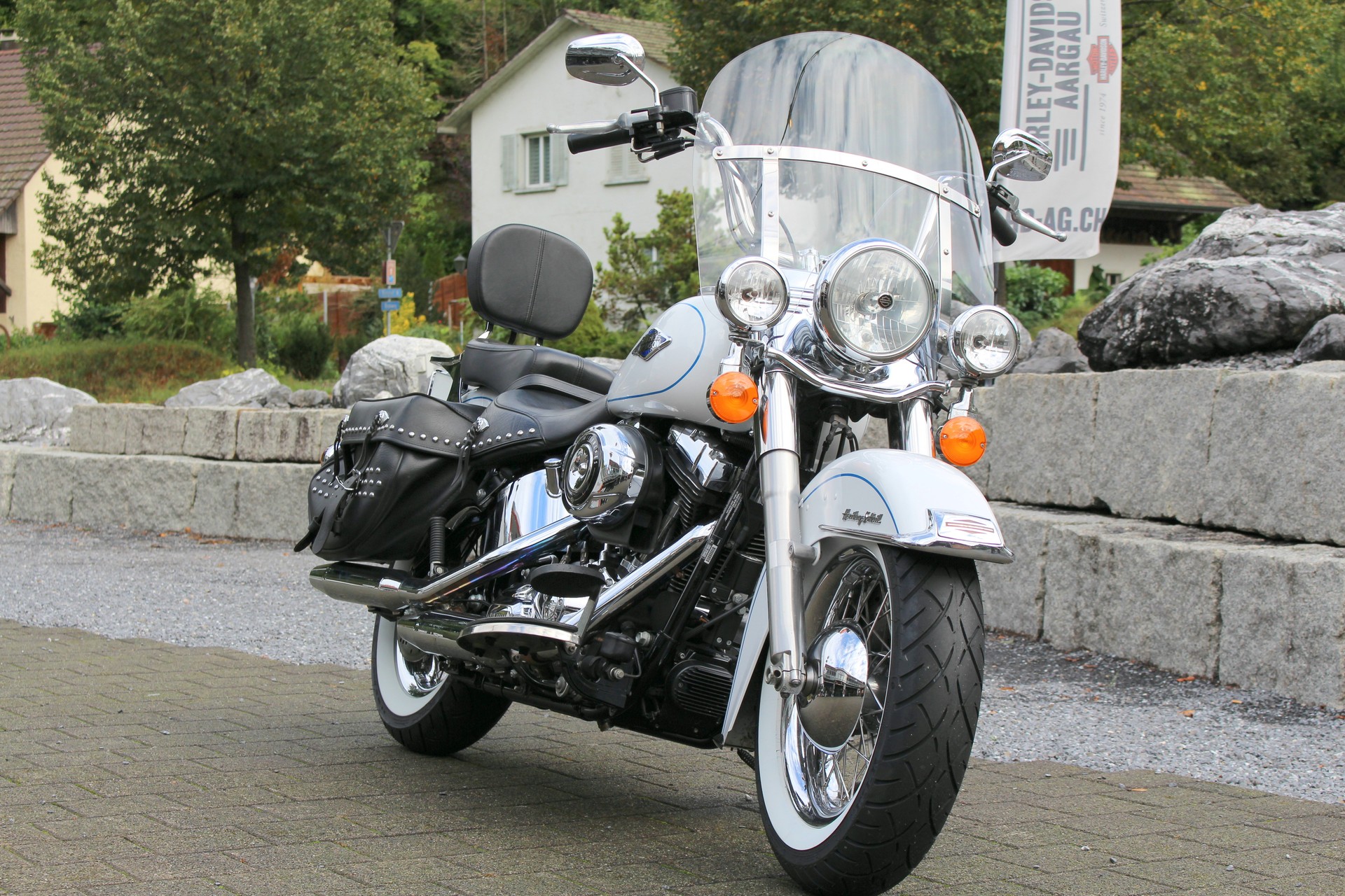 HARLEY-DAVIDSON FLSTC Softail Heritage Classic ABS-showroom-element-1