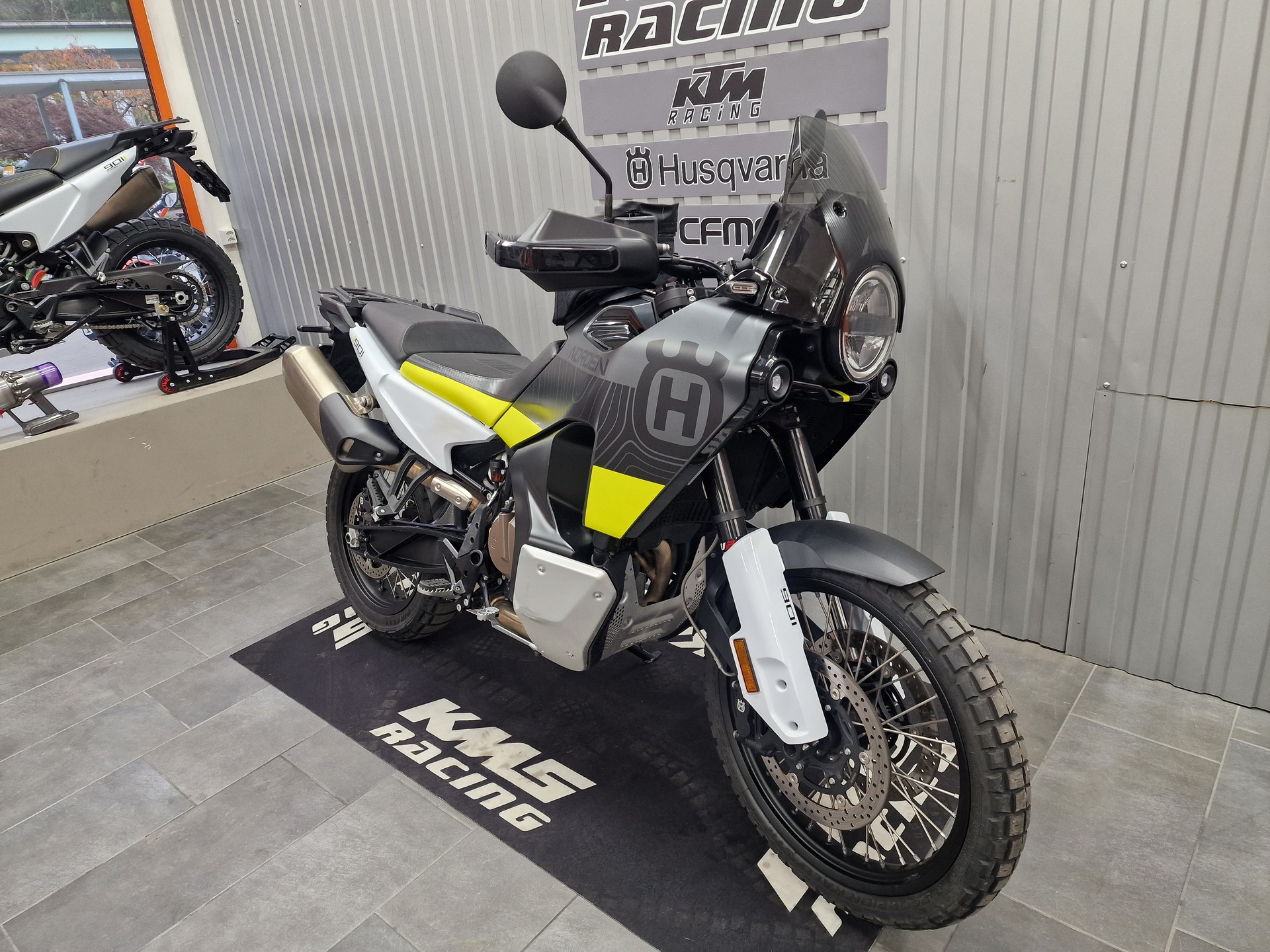 HUSQVARNA Norden 901-showroom-element-3