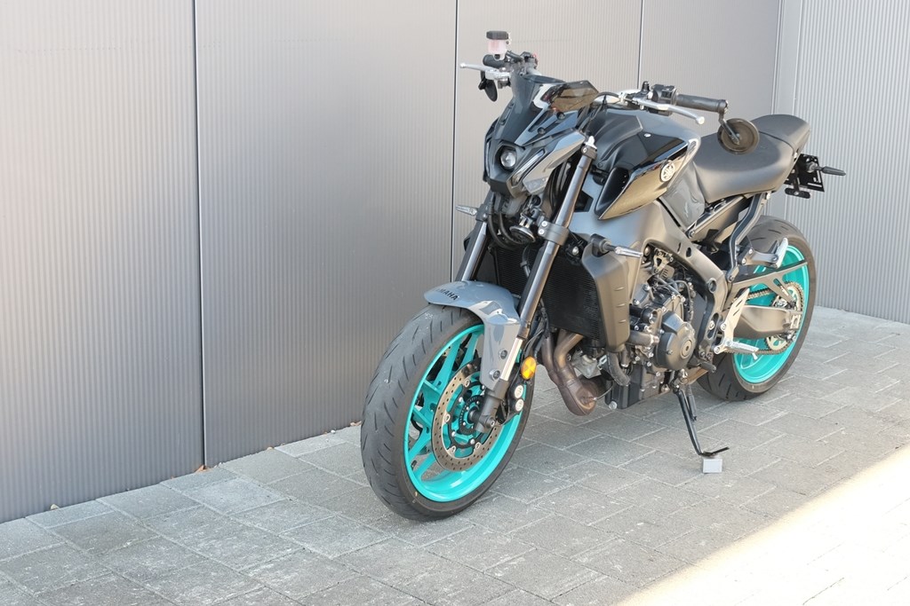 YAMAHA MT-09 ABS-showroom-element-1