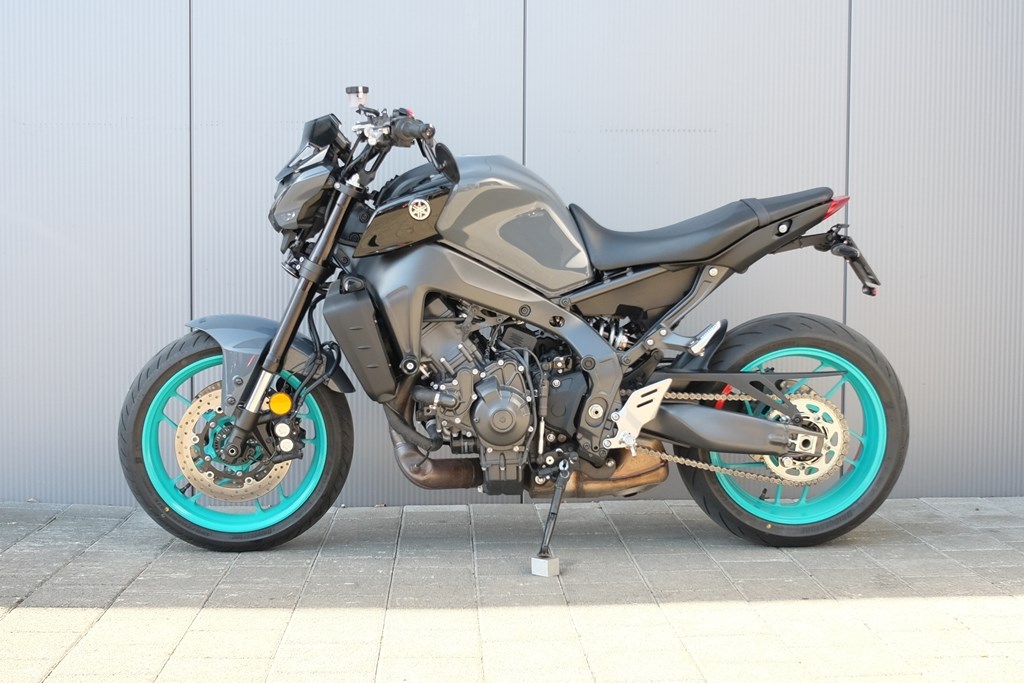 YAMAHA MT-09 ABS-showroom-element-2