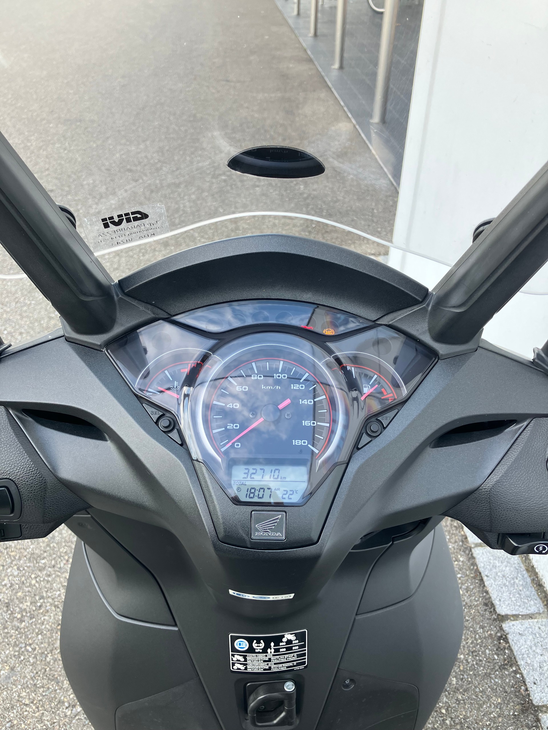 HONDA SH 300 i ABS-image-3