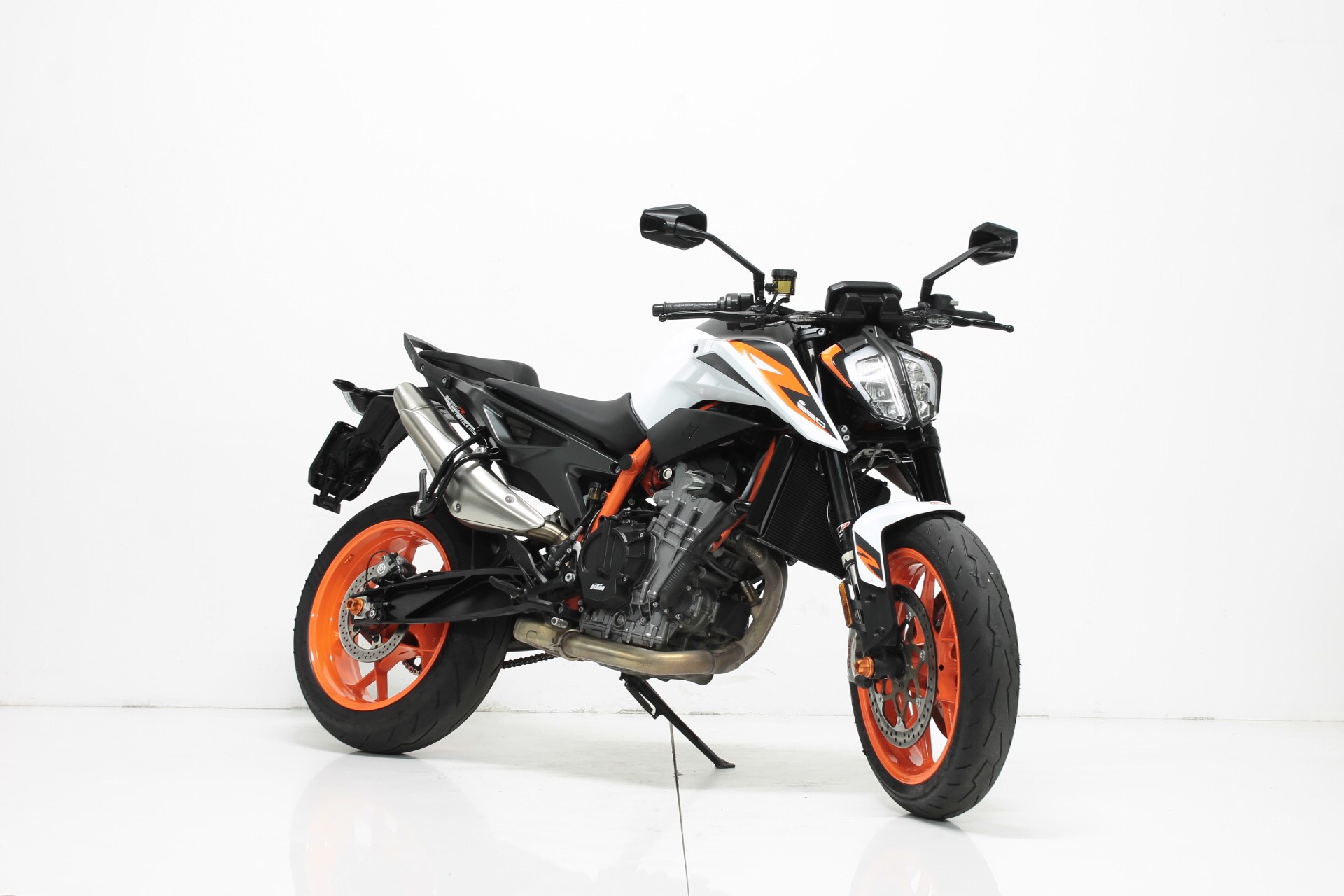 KTM 890 Duke R