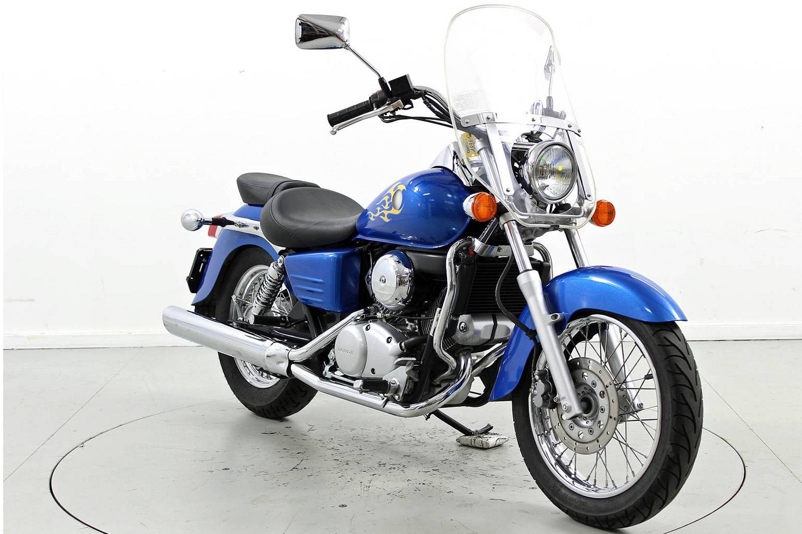 HONDA VT 125 C Shadow-showroom-element-1