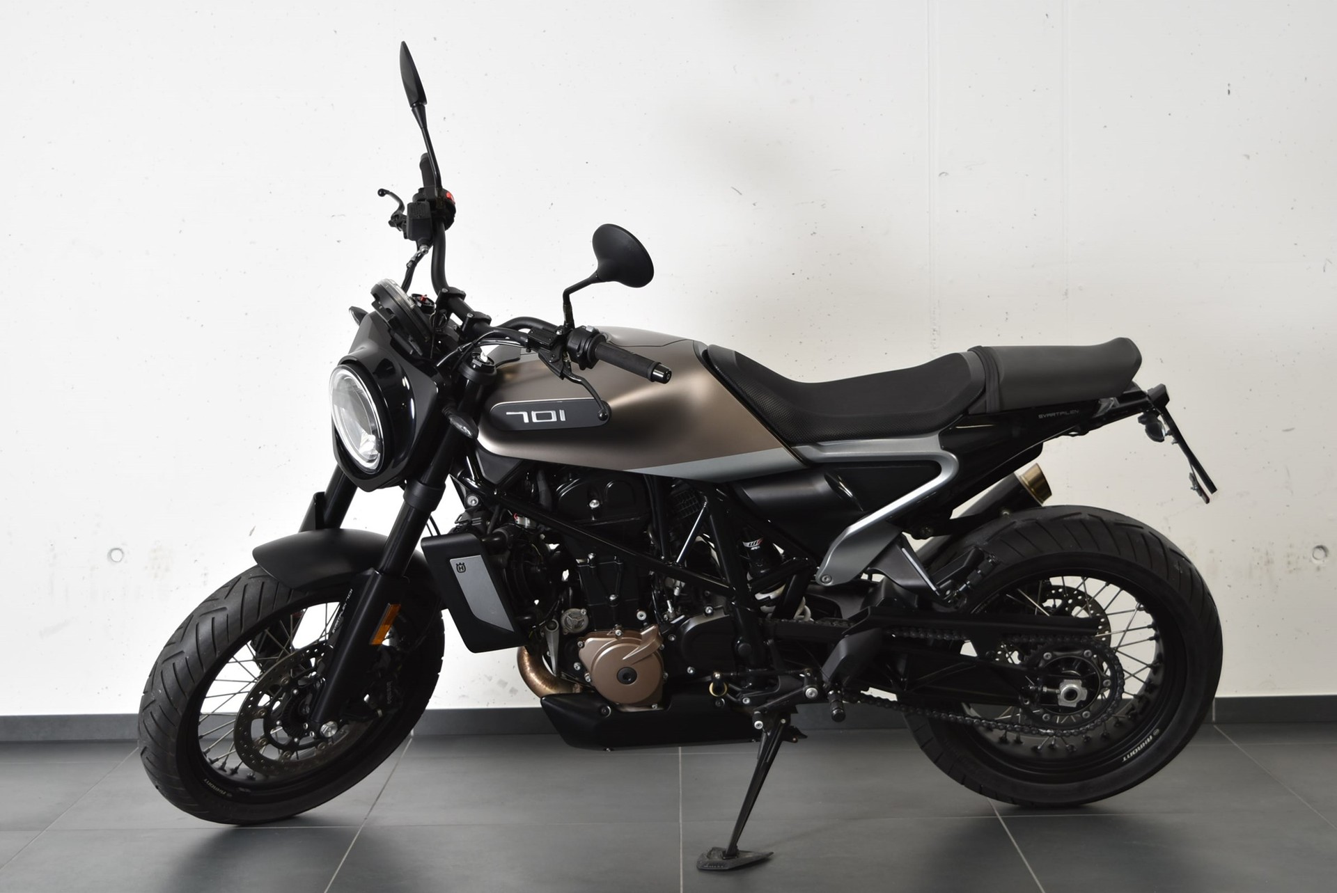 HUSQVARNA SVARTPILEN 701
