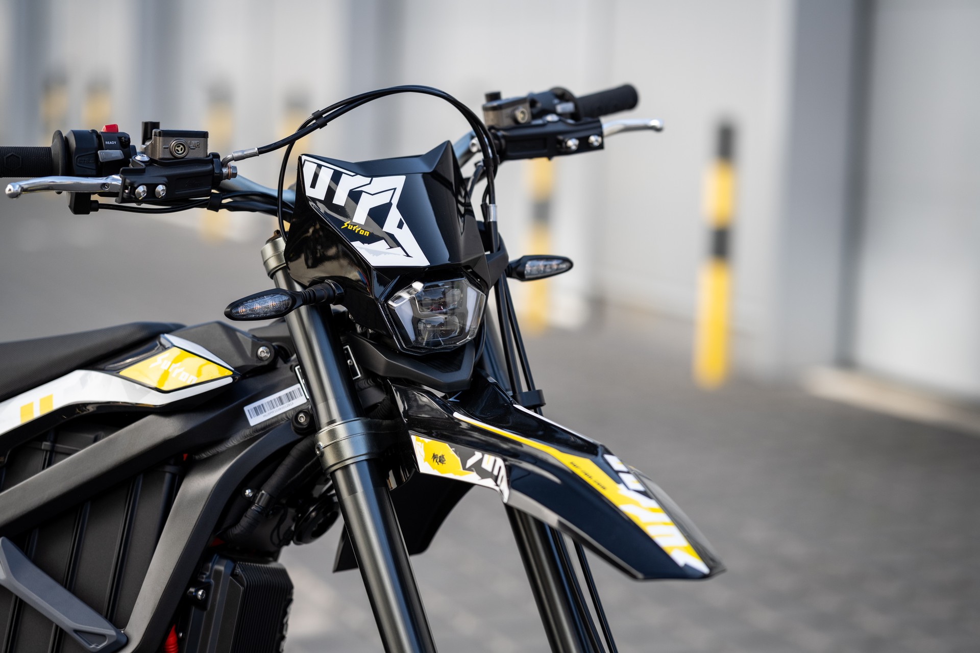 SUR-RON Ultra Bee
