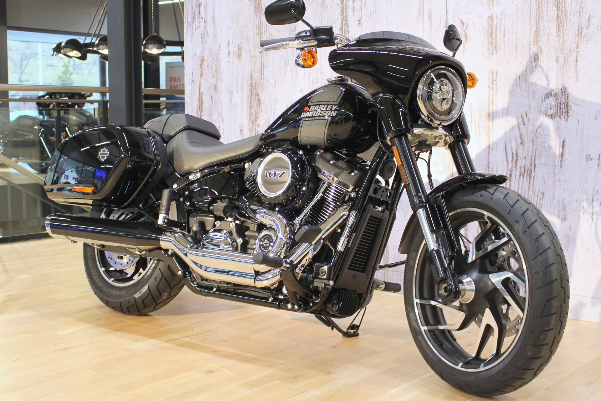 HARLEY-DAVIDSON FLSB Sport Glide Deluxe 107-showroom-element-2