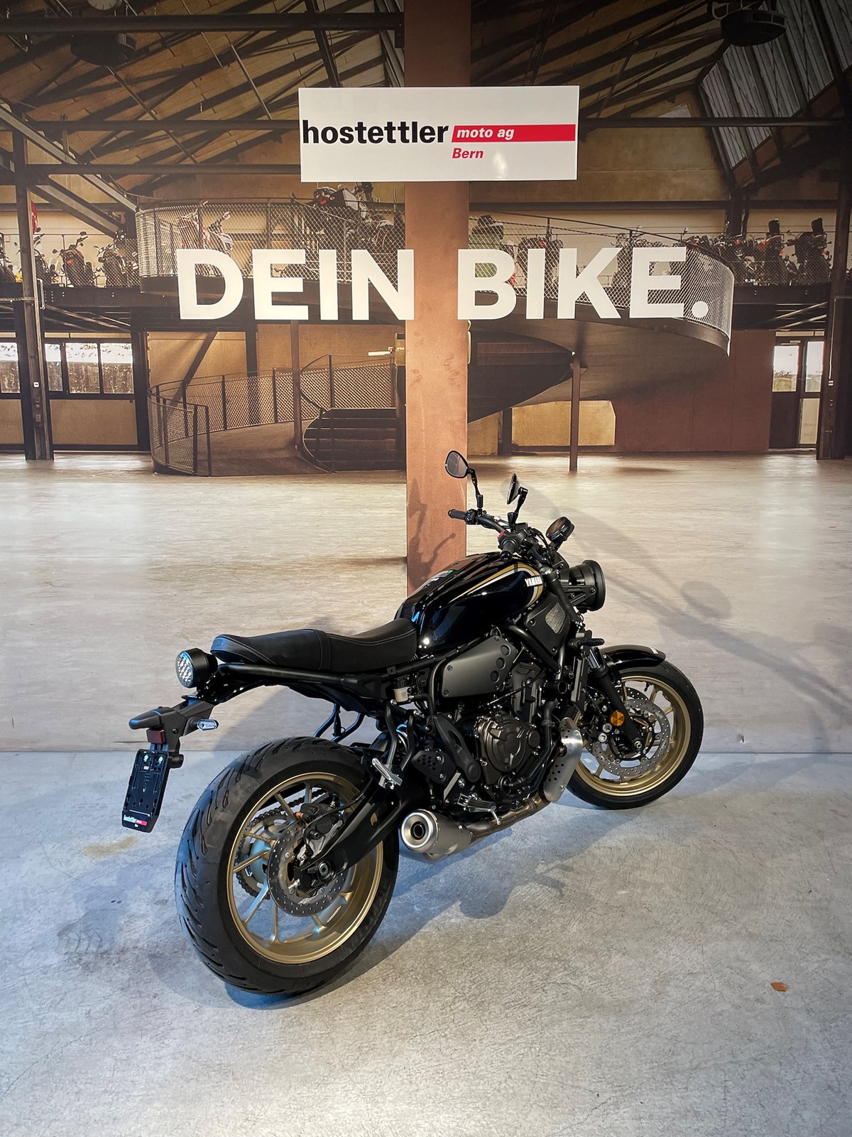 YAMAHA XSR 700 ABS-showroom-element-2