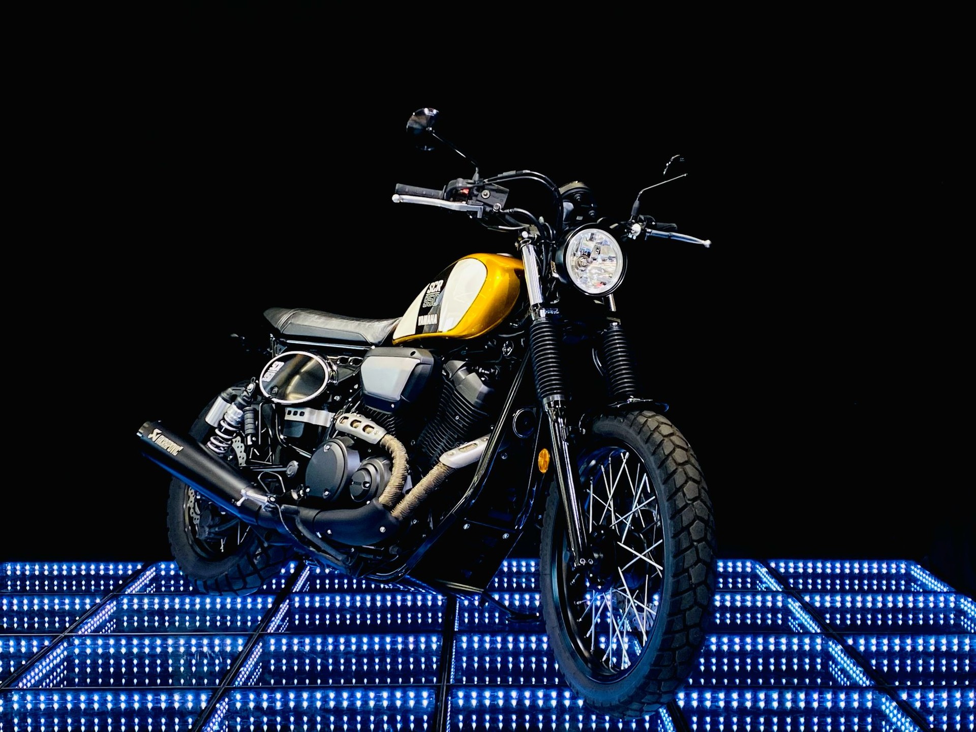 YAMAHA SCR 950 ABS **limited edt. Nr. 5/10**-showroom-element-1