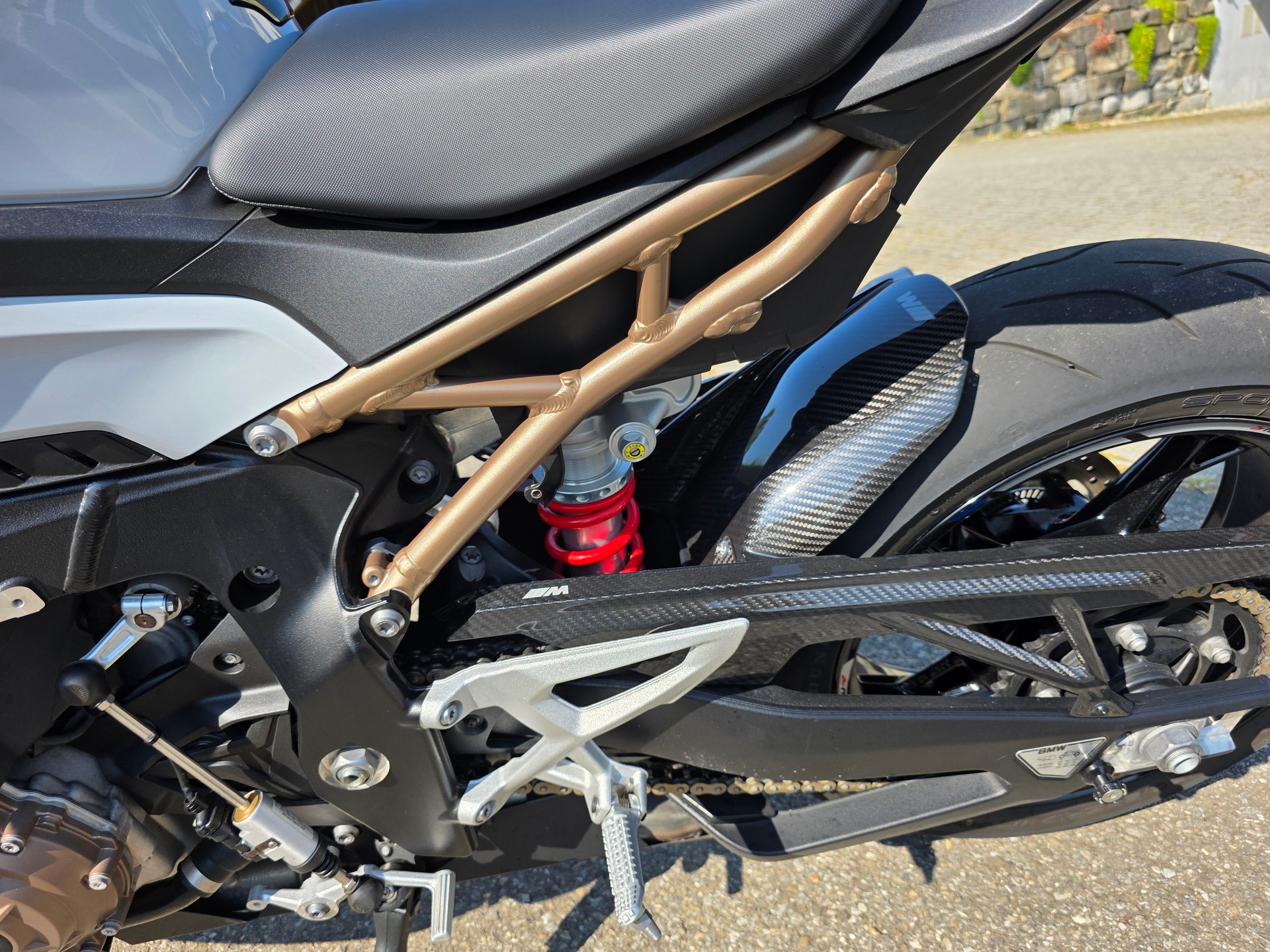 BMW S 1000 R-image-8