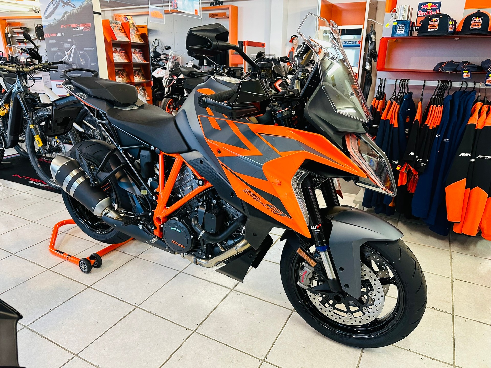KTM 1290 Super Duke GT