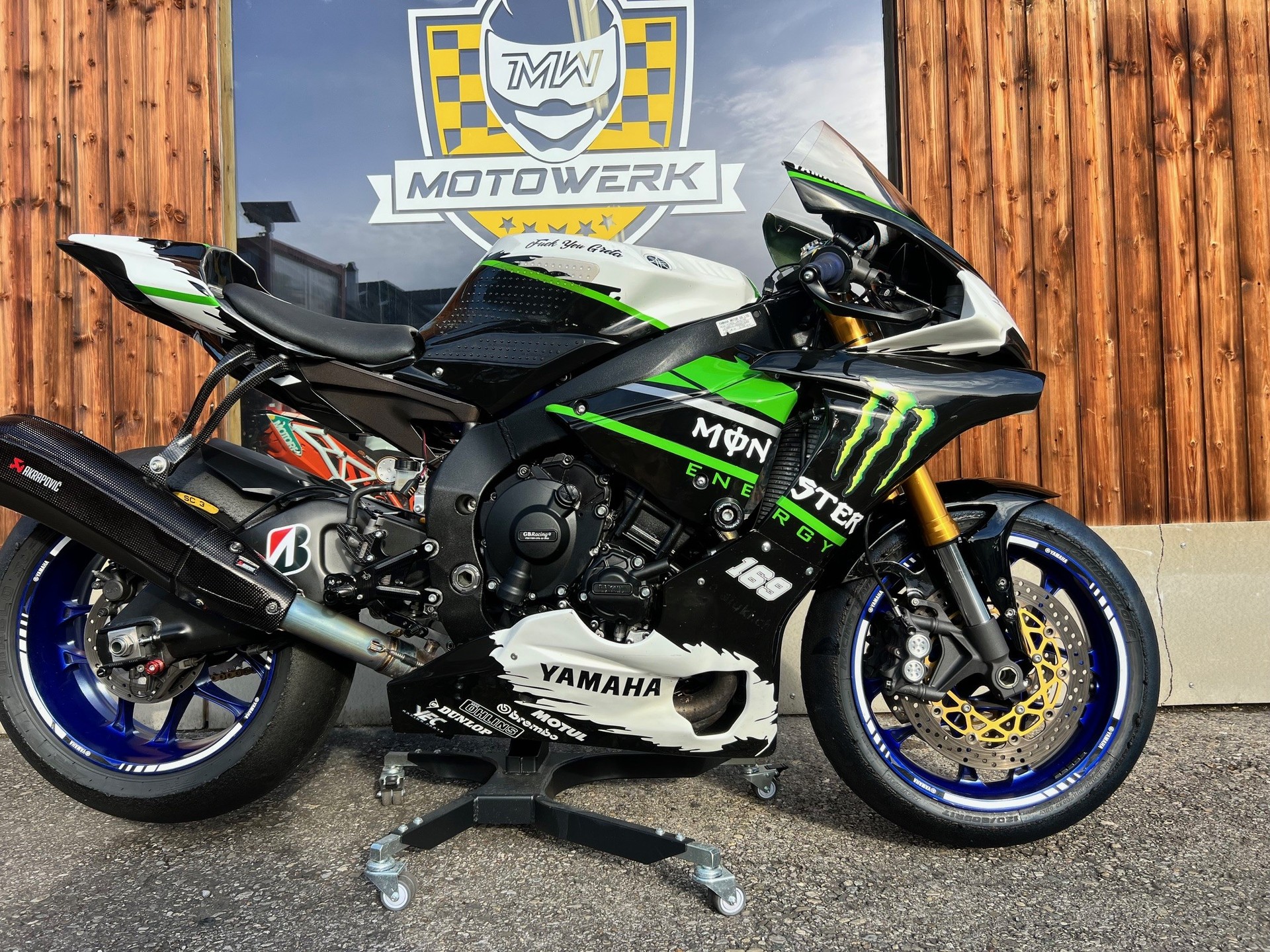 YAMAHA YZF-R1 ABS-image-1