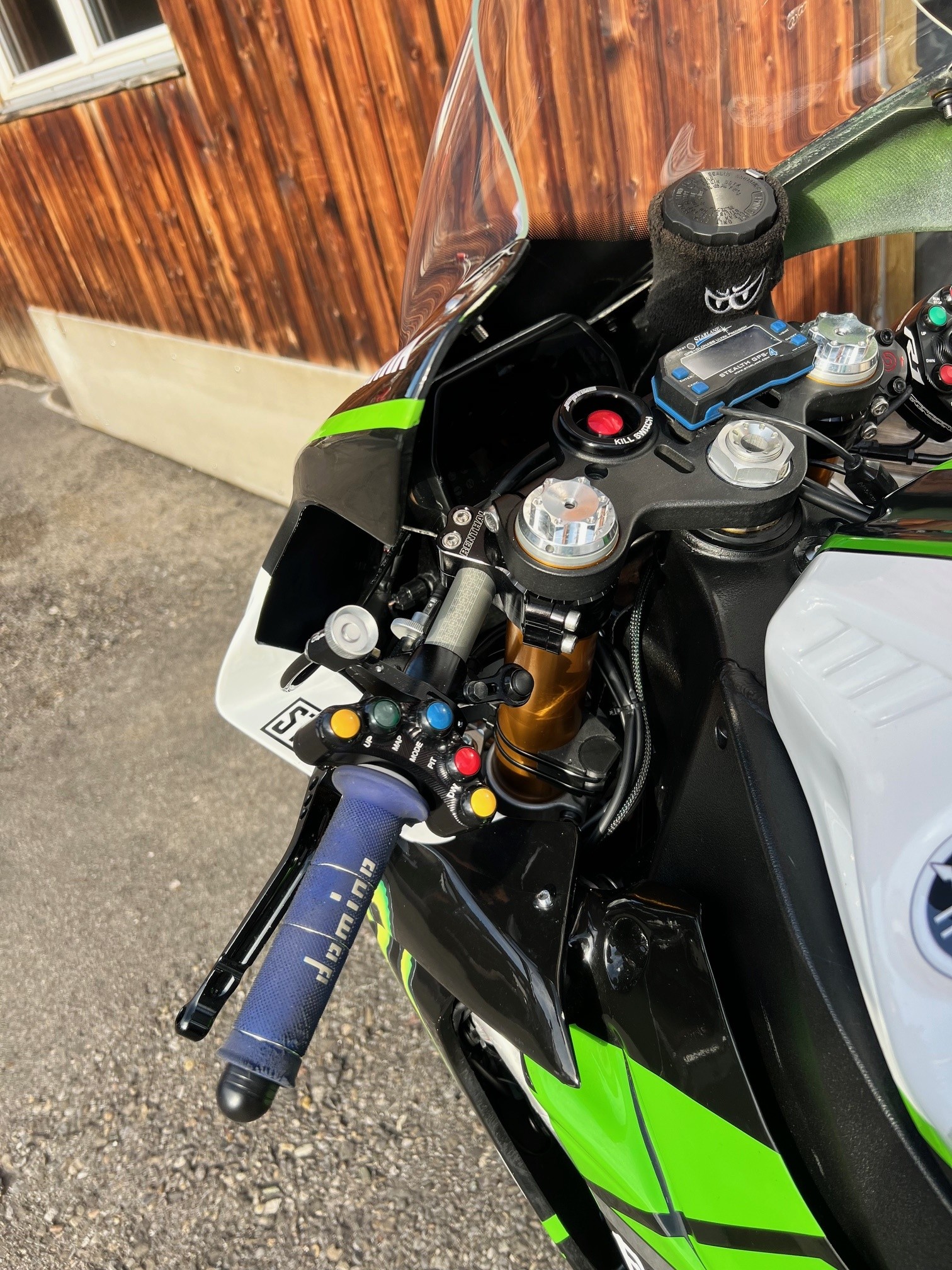 YAMAHA YZF-R1 ABS-image-8