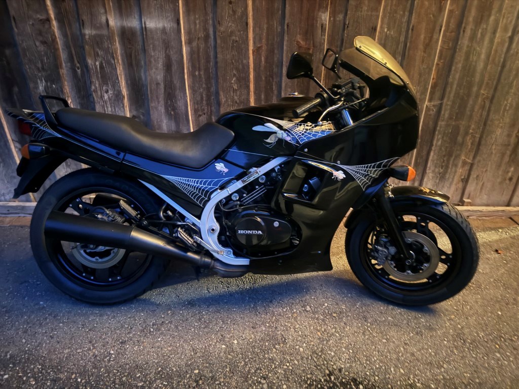 HONDA VF 500 F-showroom-element-1