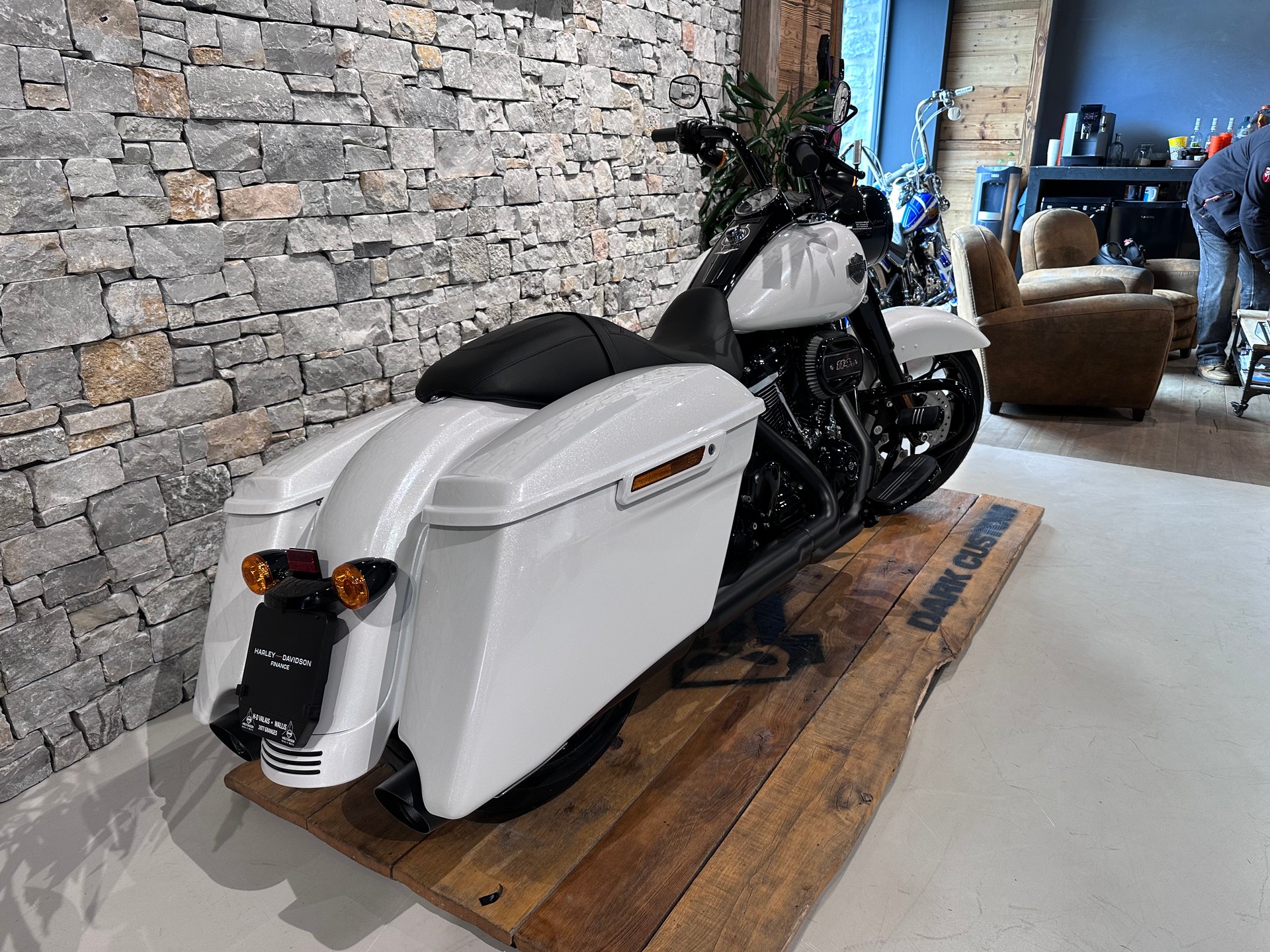 HARLEY-DAVIDSON FLHRXS Road King Special 114-showroom-element-2