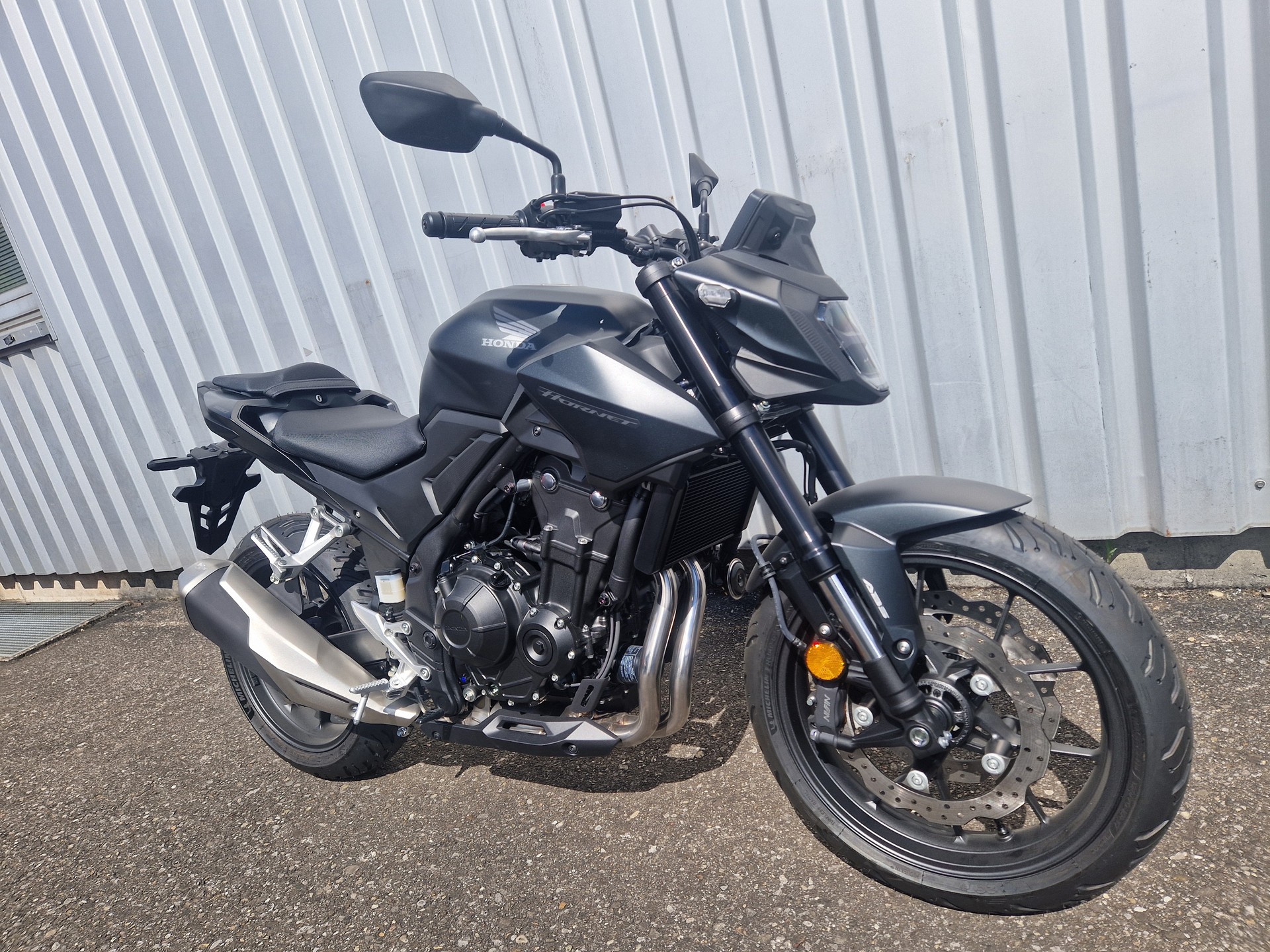 HONDA CB 500 F Hornet-showroom-element-1