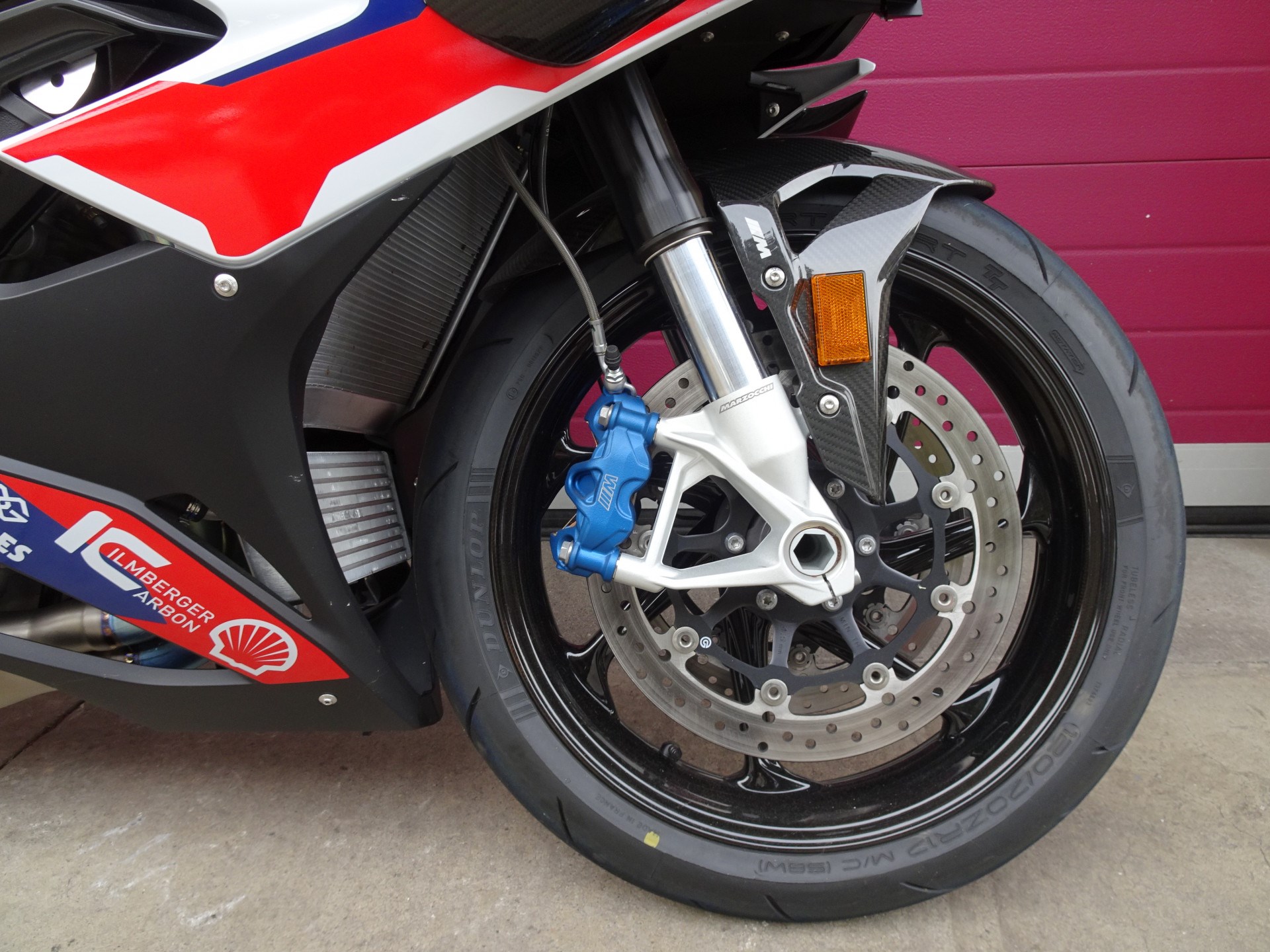 BMW M 1000 RR Competition-showroom-element-1