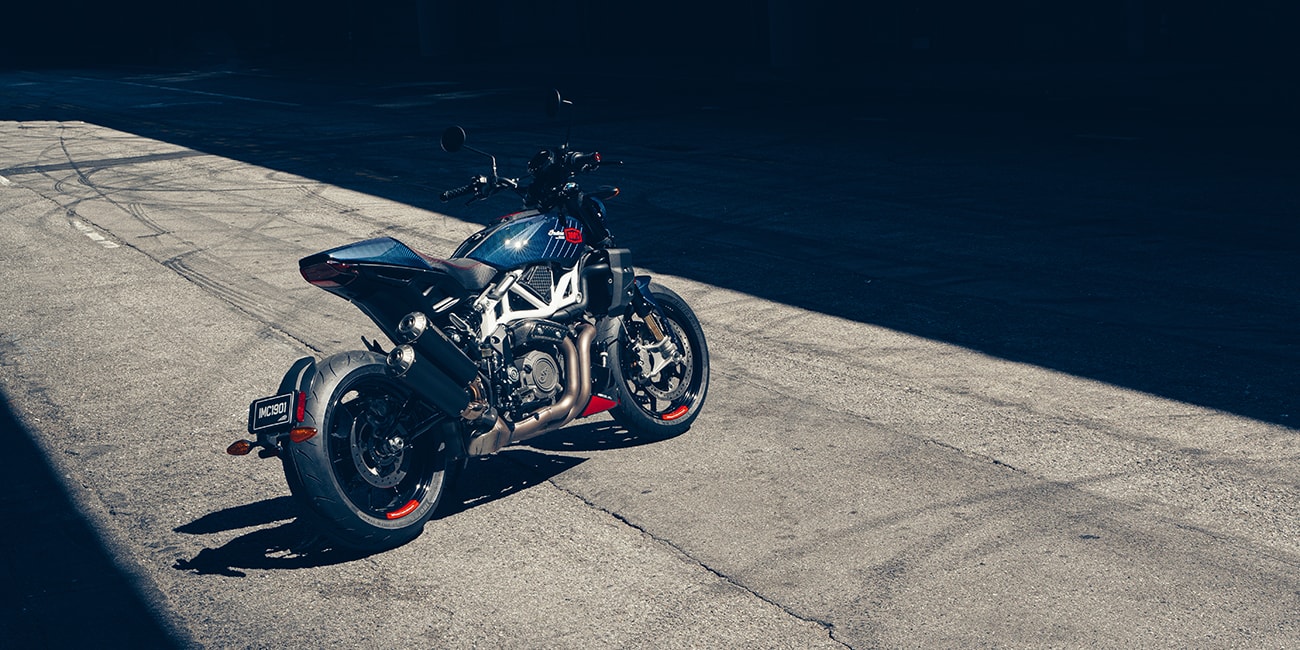 INDIAN FTR R Carbon LE-showroom-element-3