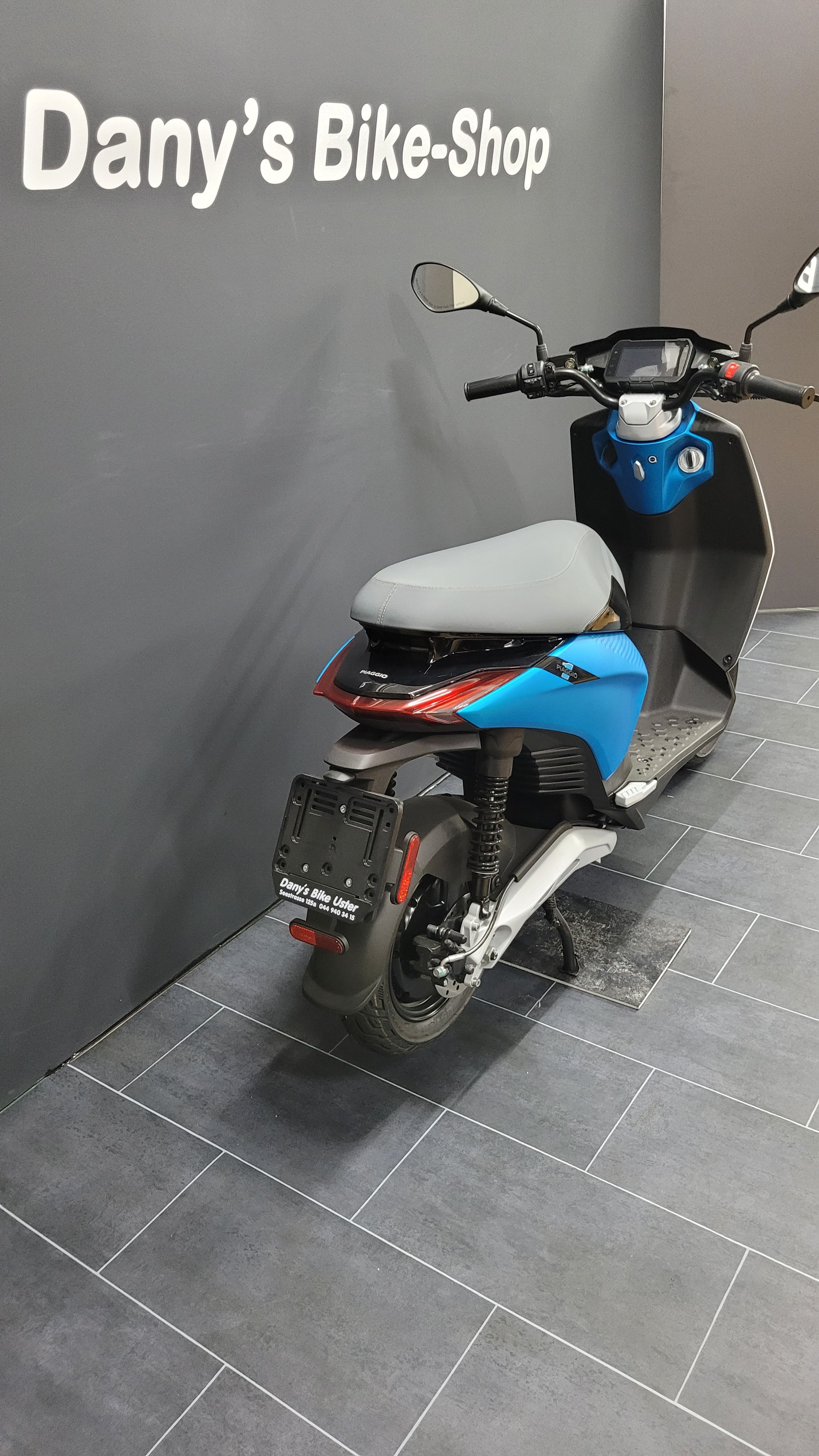 PIAGGIO Piaggio 1 Active 60km/h Full Electric-showroom-element-3