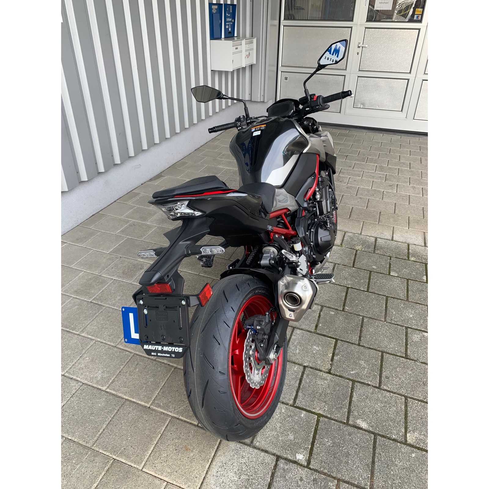KAWASAKI Z 900 (70kW)-showroom-element-3