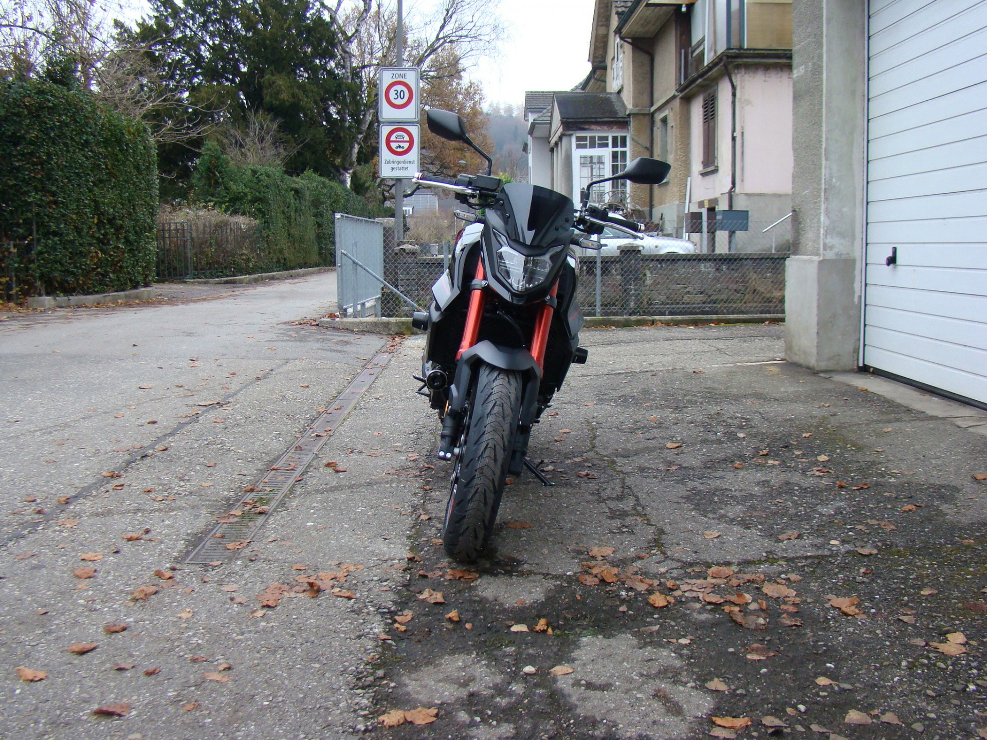 HONDA CB 750 Hornet-showroom-element-1