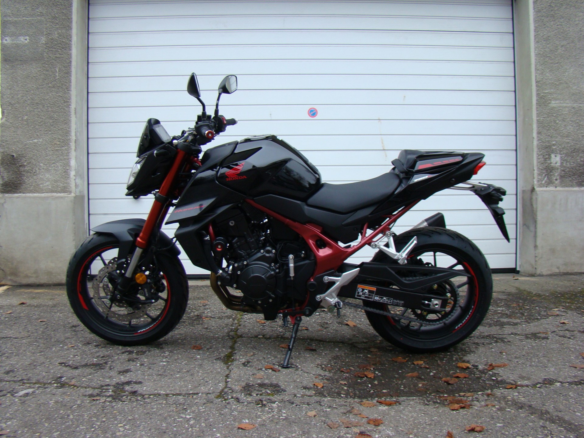 HONDA CB 750 Hornet-showroom-element-2