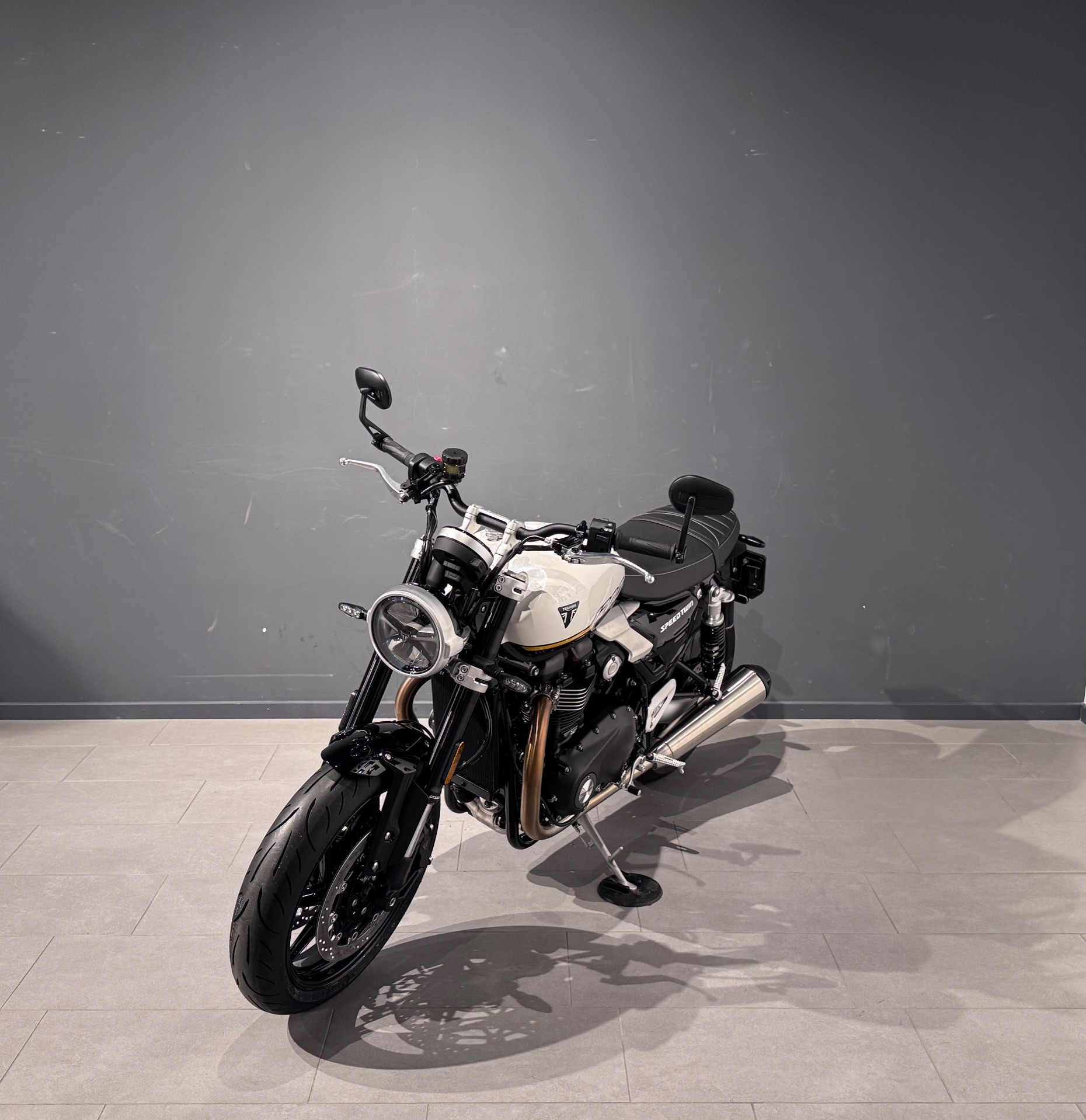 TRIUMPH Speed Twin 1200-showroom-element-2