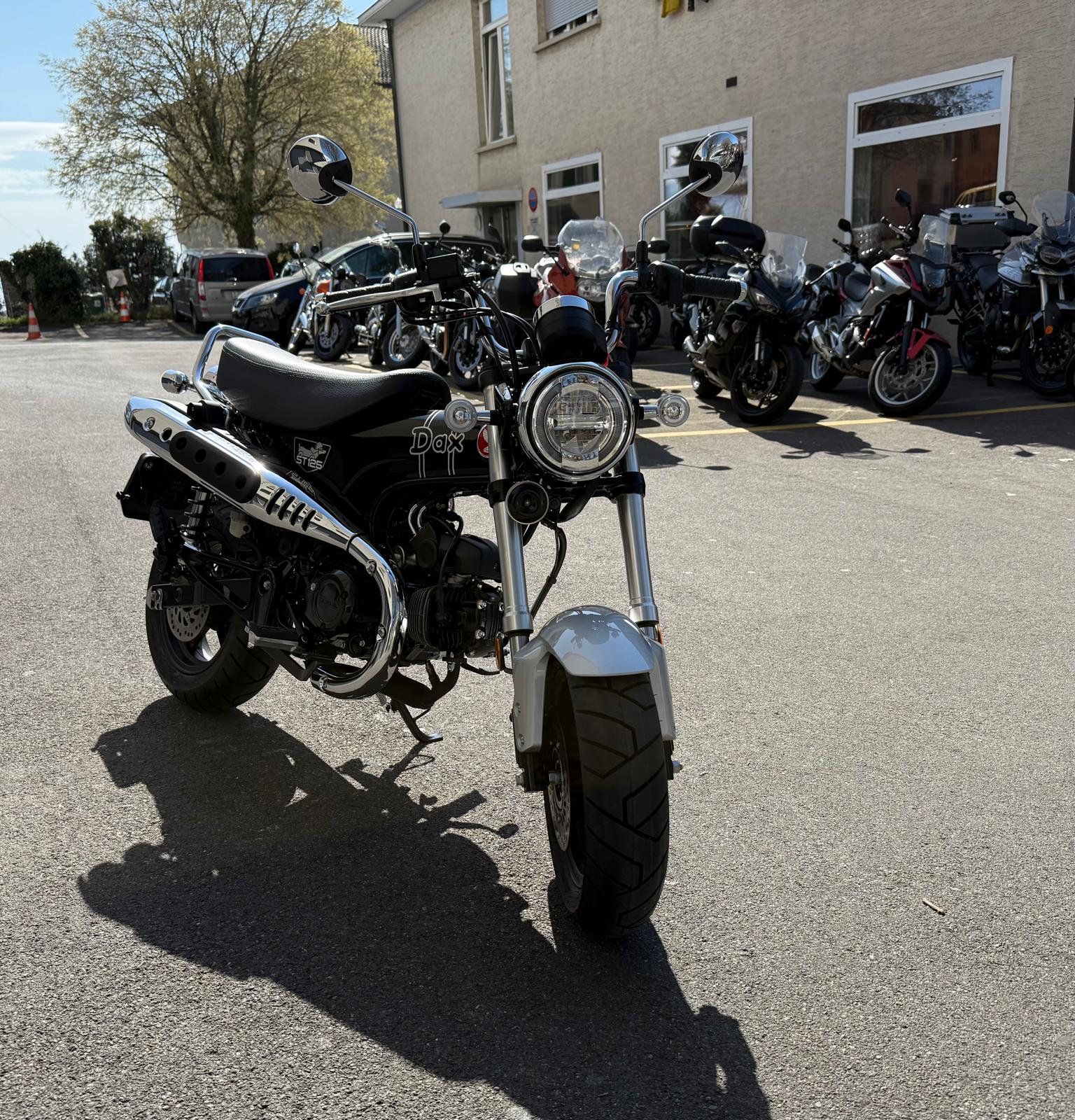 HONDA St 125 Dax-showroom-element-1