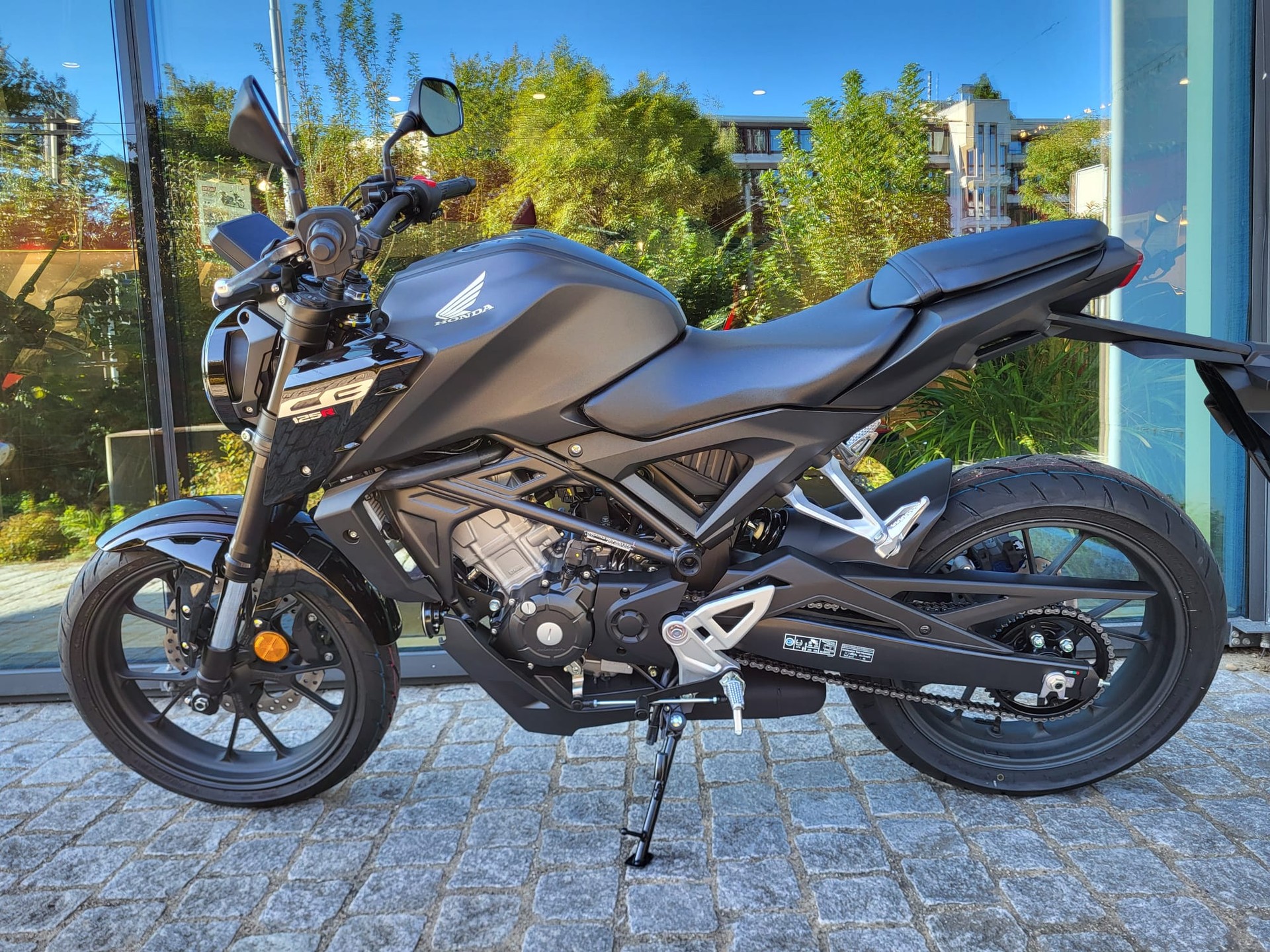 HONDA CB 125 R-showroom-element-2