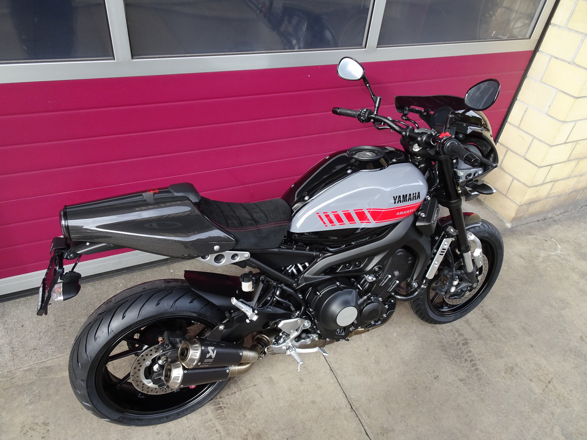 YAMAHA XSR 900-image-14