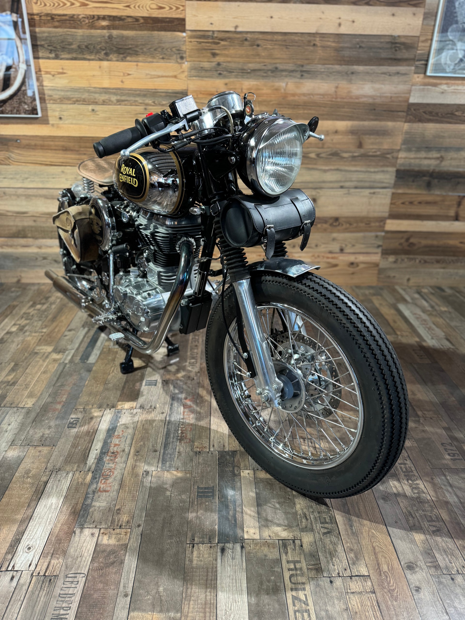 ROYAL ENFIELD Classic Chrome 500i EFI-showroom-element-3