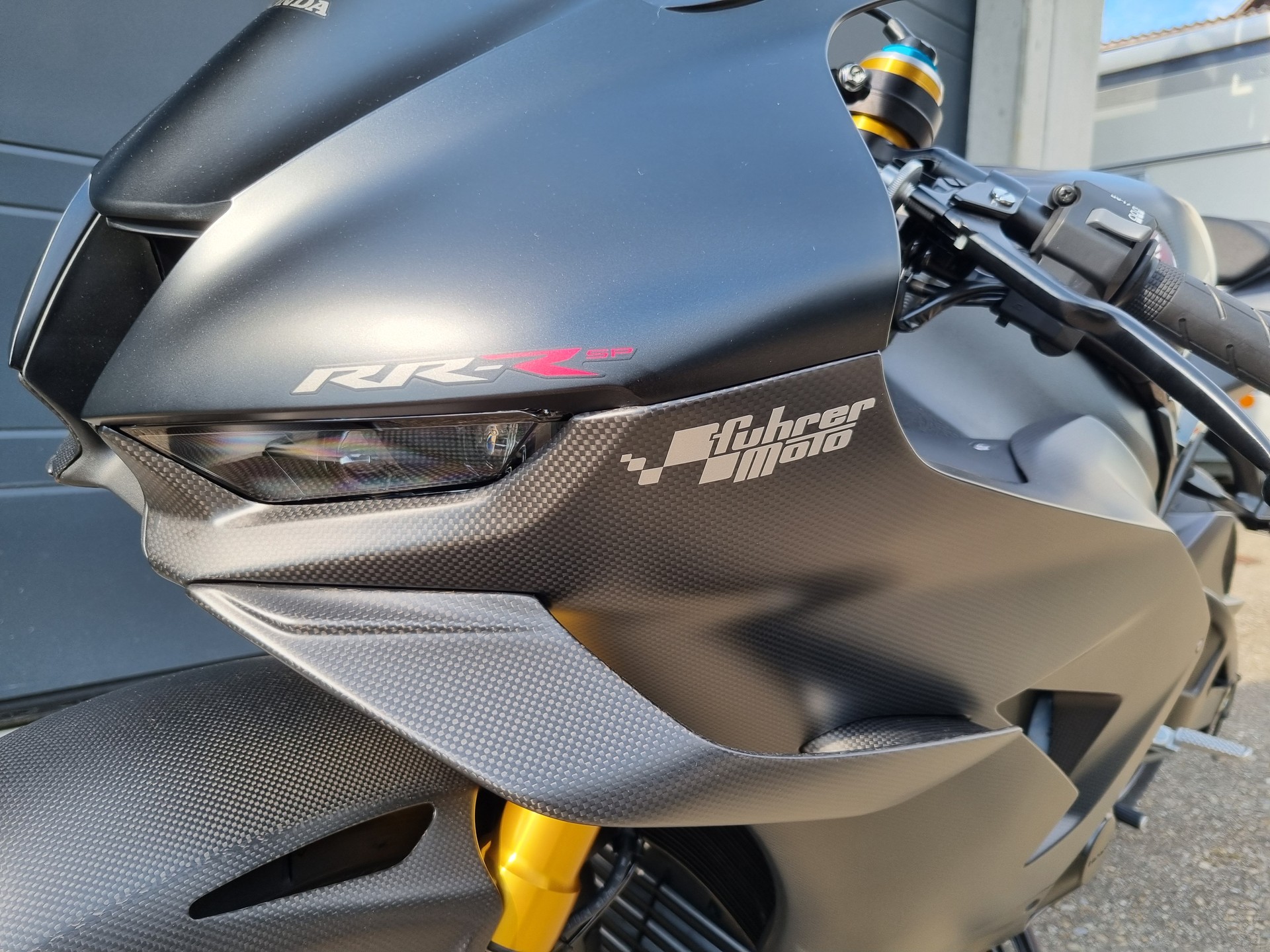 HONDA CBR 1000 RR-R Fireblade Carbon SP-showroom-element-1