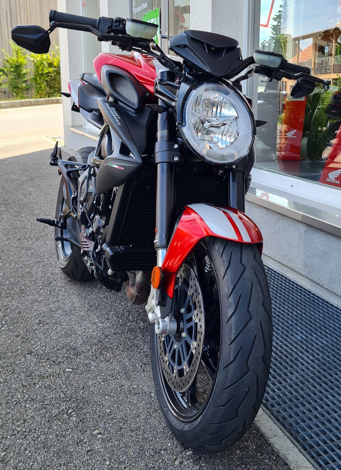 MV AGUSTA B3 Brutale 800 ABS-showroom-element-1