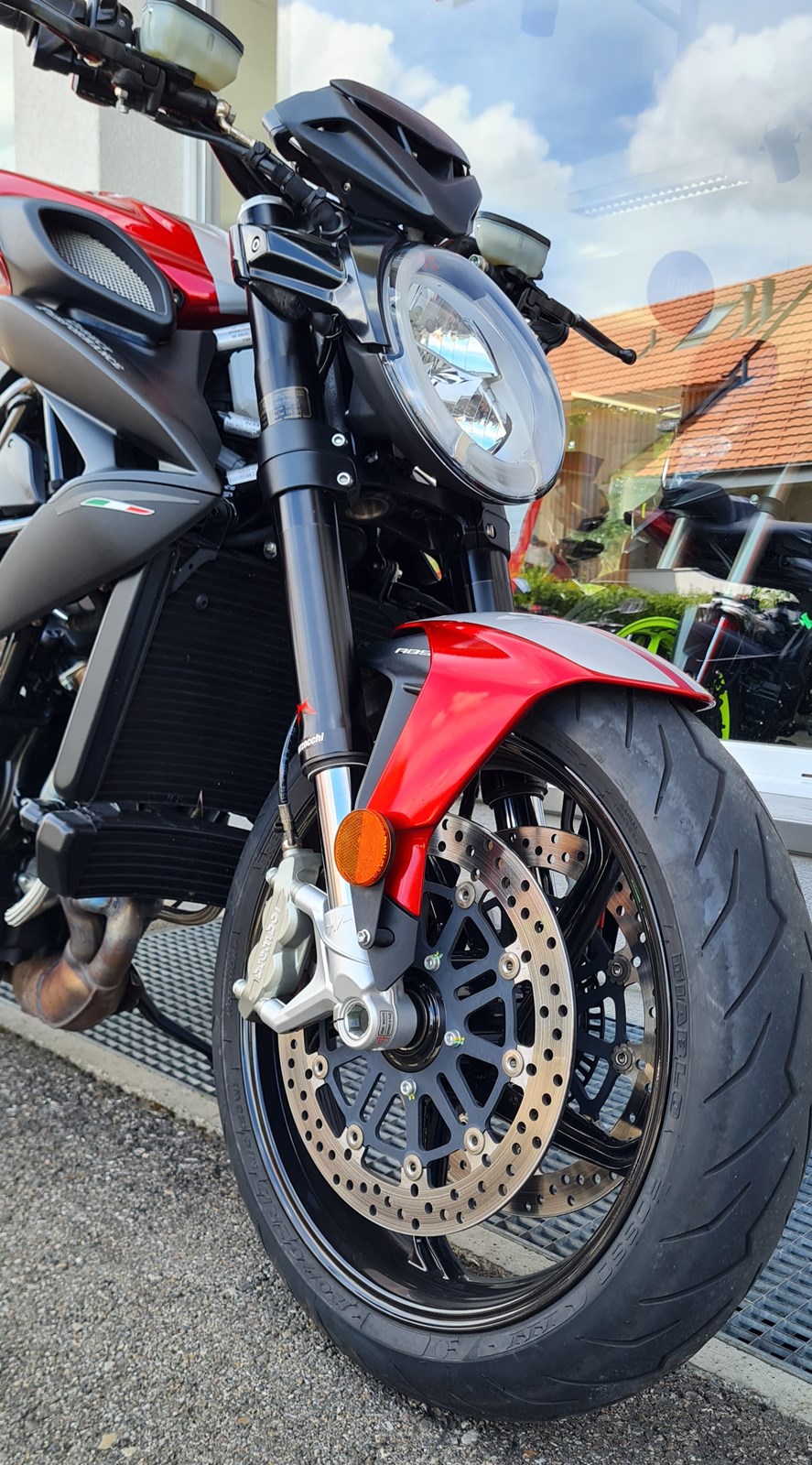 MV AGUSTA B3 Brutale 800 ABS-showroom-element-2
