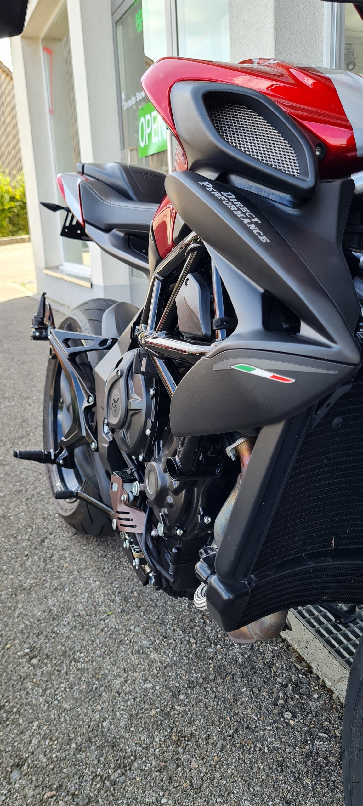 MV AGUSTA B3 Brutale 800 ABS-showroom-element-3