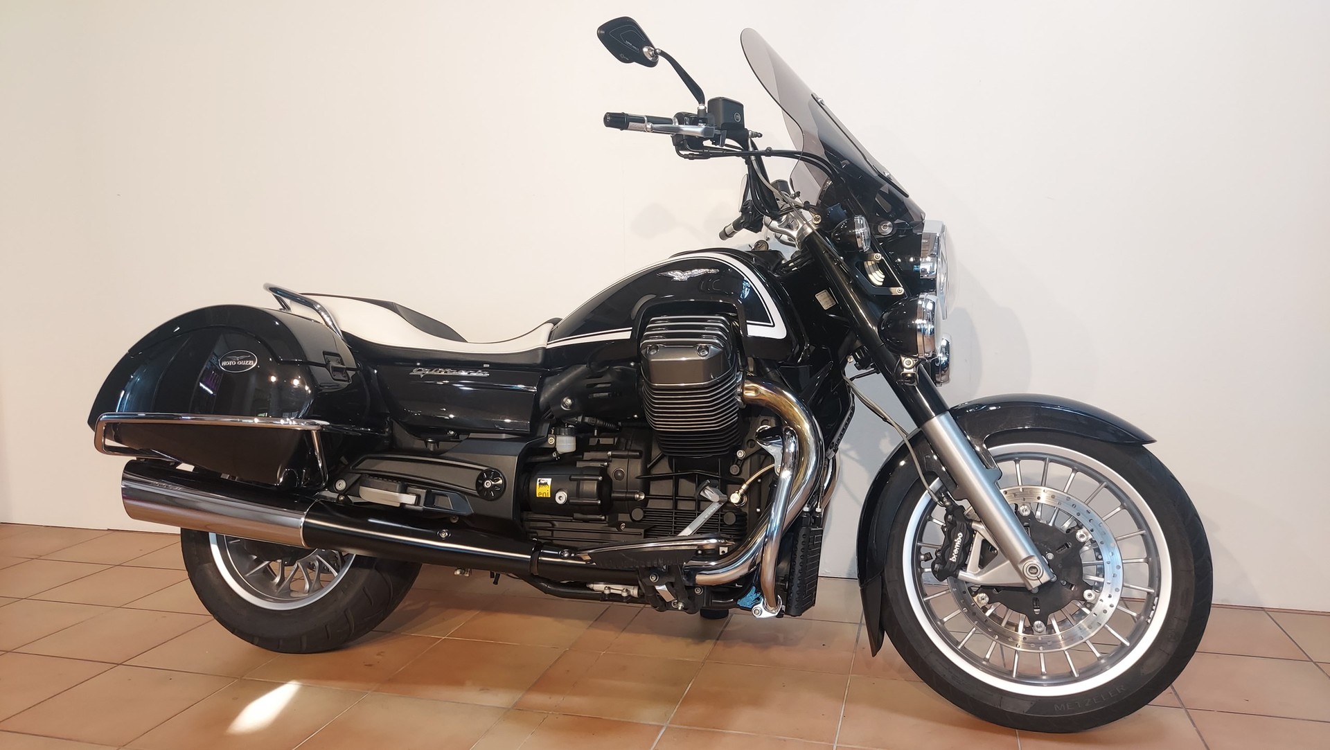 MOTO GUZZI California 1400 Touring-showroom-element-2