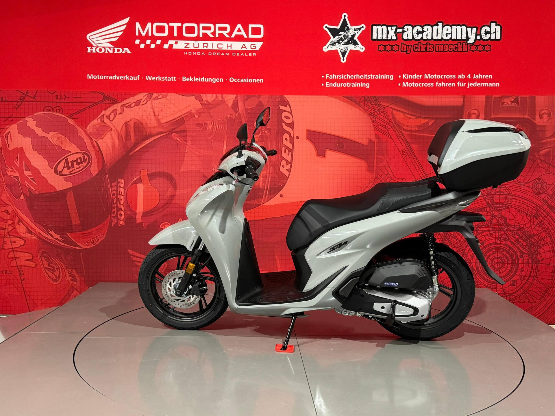 HONDA SH 125 *Neufahrzeug* *Falcon Grey*-showroom-element-1