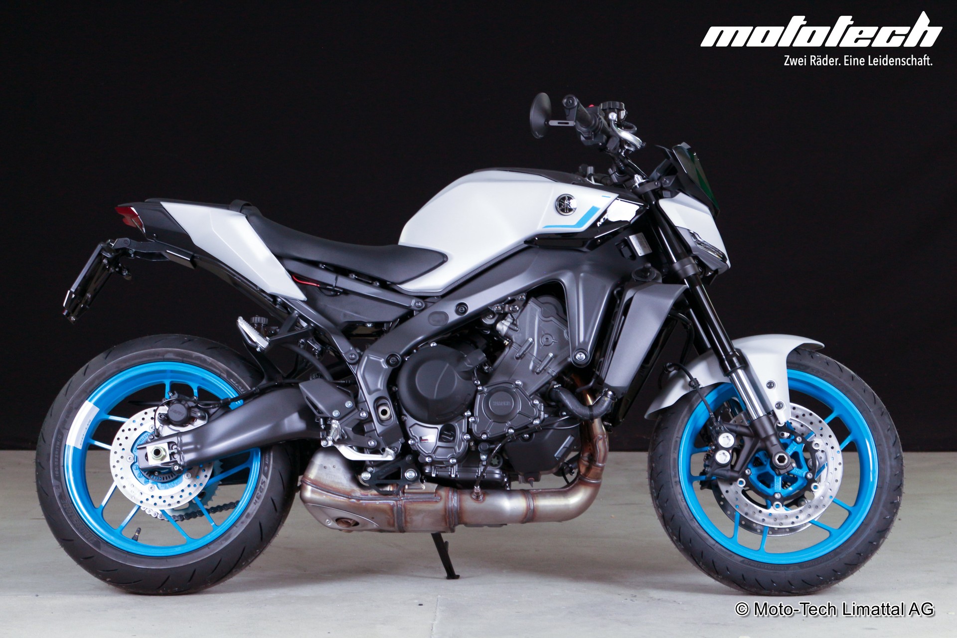 YAMAHA MT-09-showroom-element-1