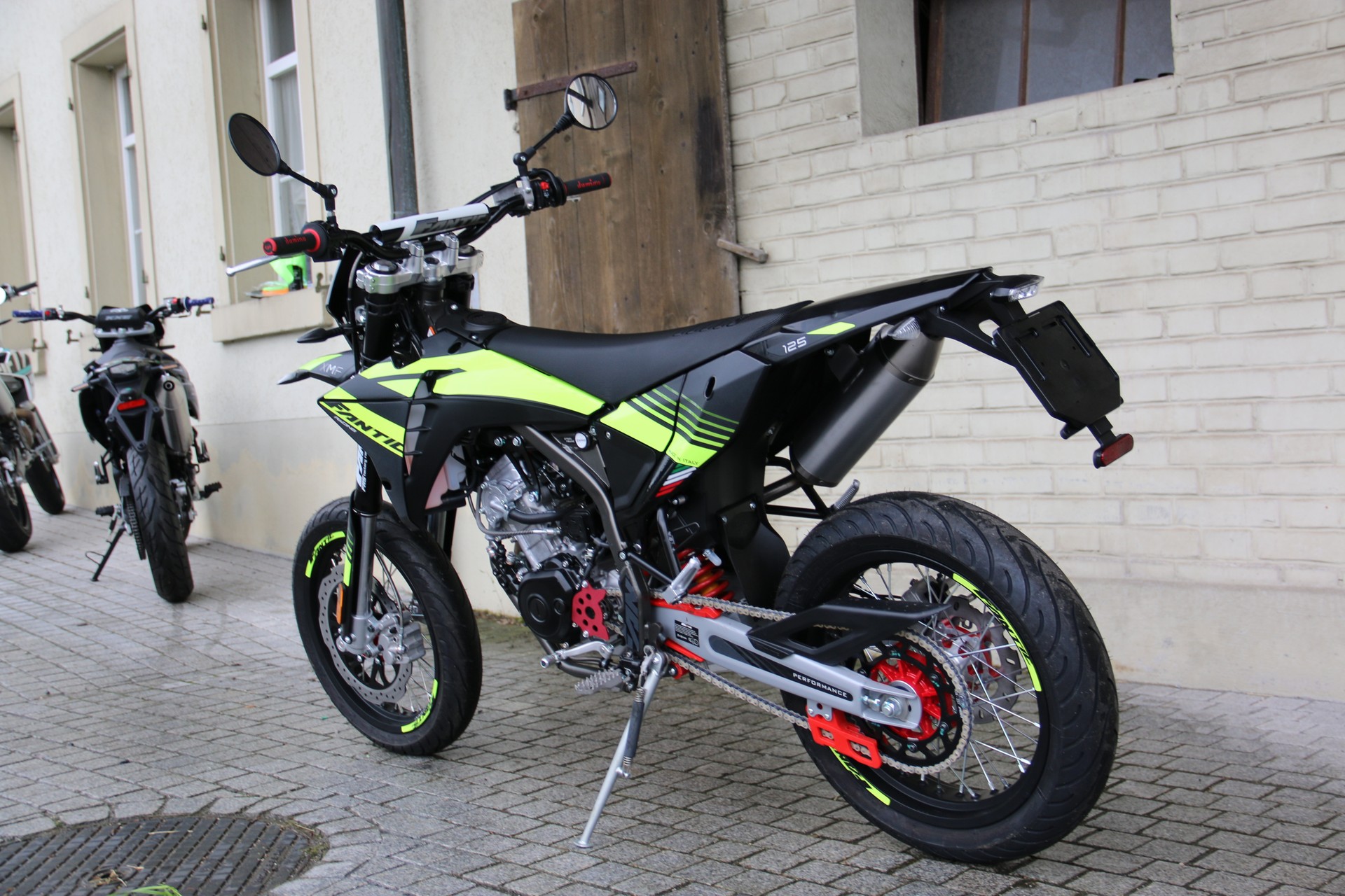 FANTIC XMF 125-image-5