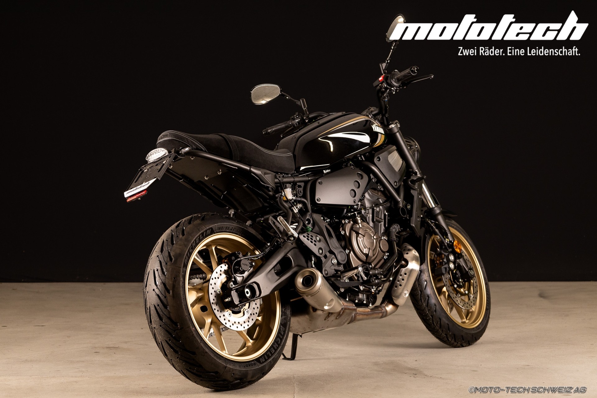 YAMAHA XSR 700 (35kW)-showroom-element-2