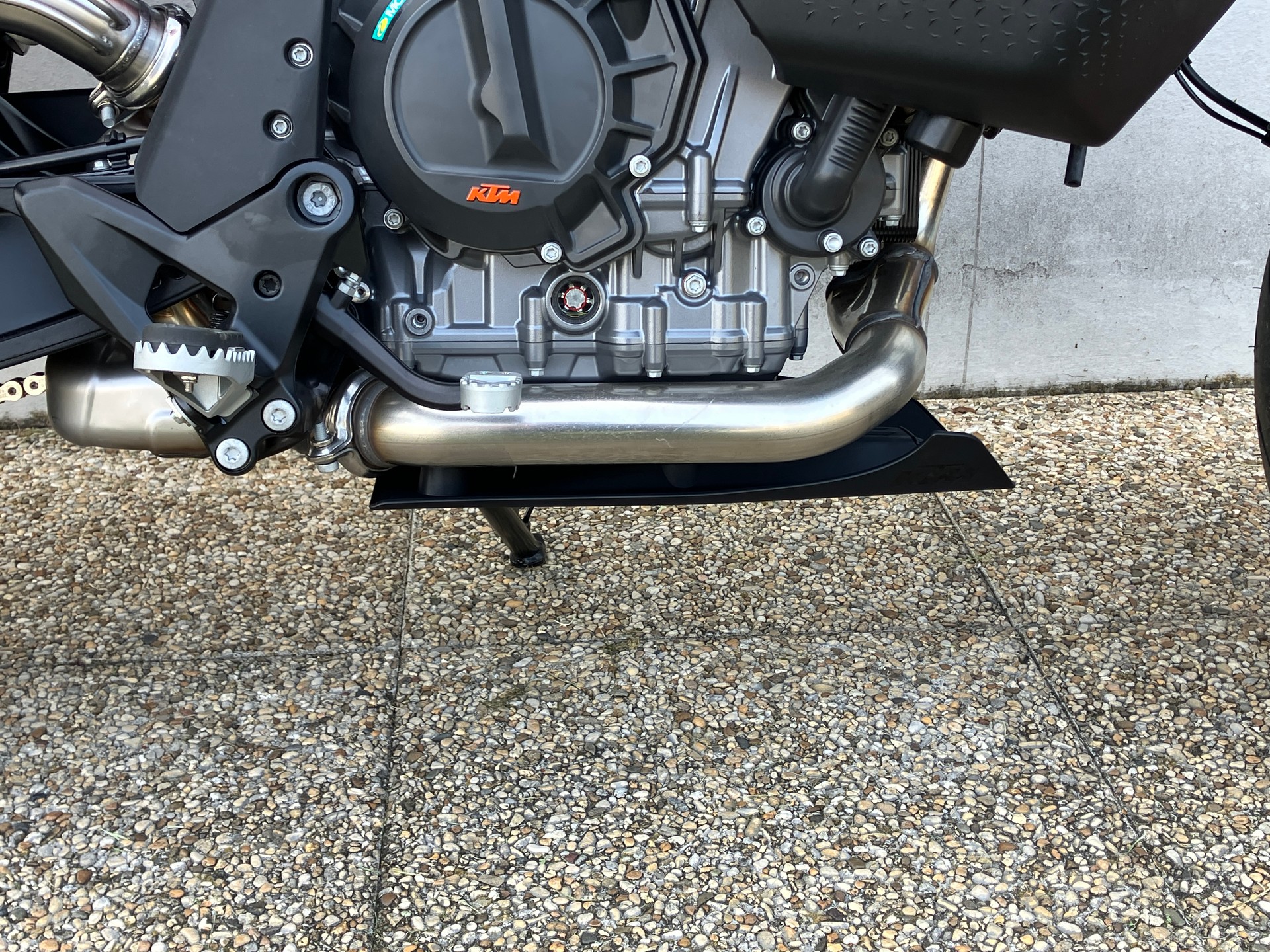KTM 890 SMT-showroom-element-3