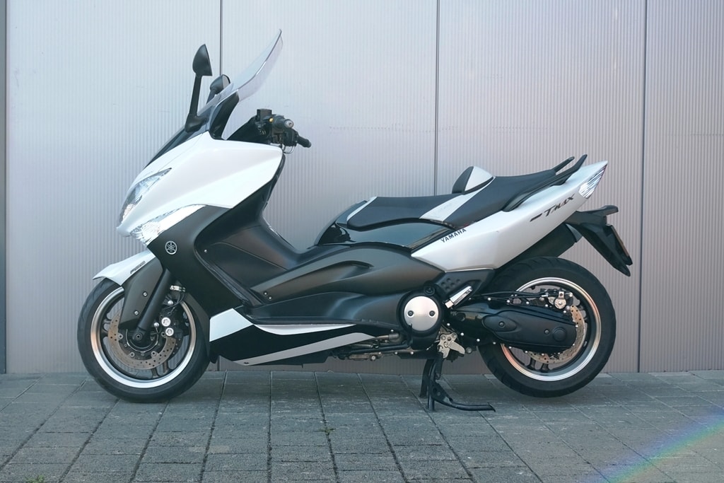 YAMAHA T-MAX XP 500 ABS White Max-showroom-element-1