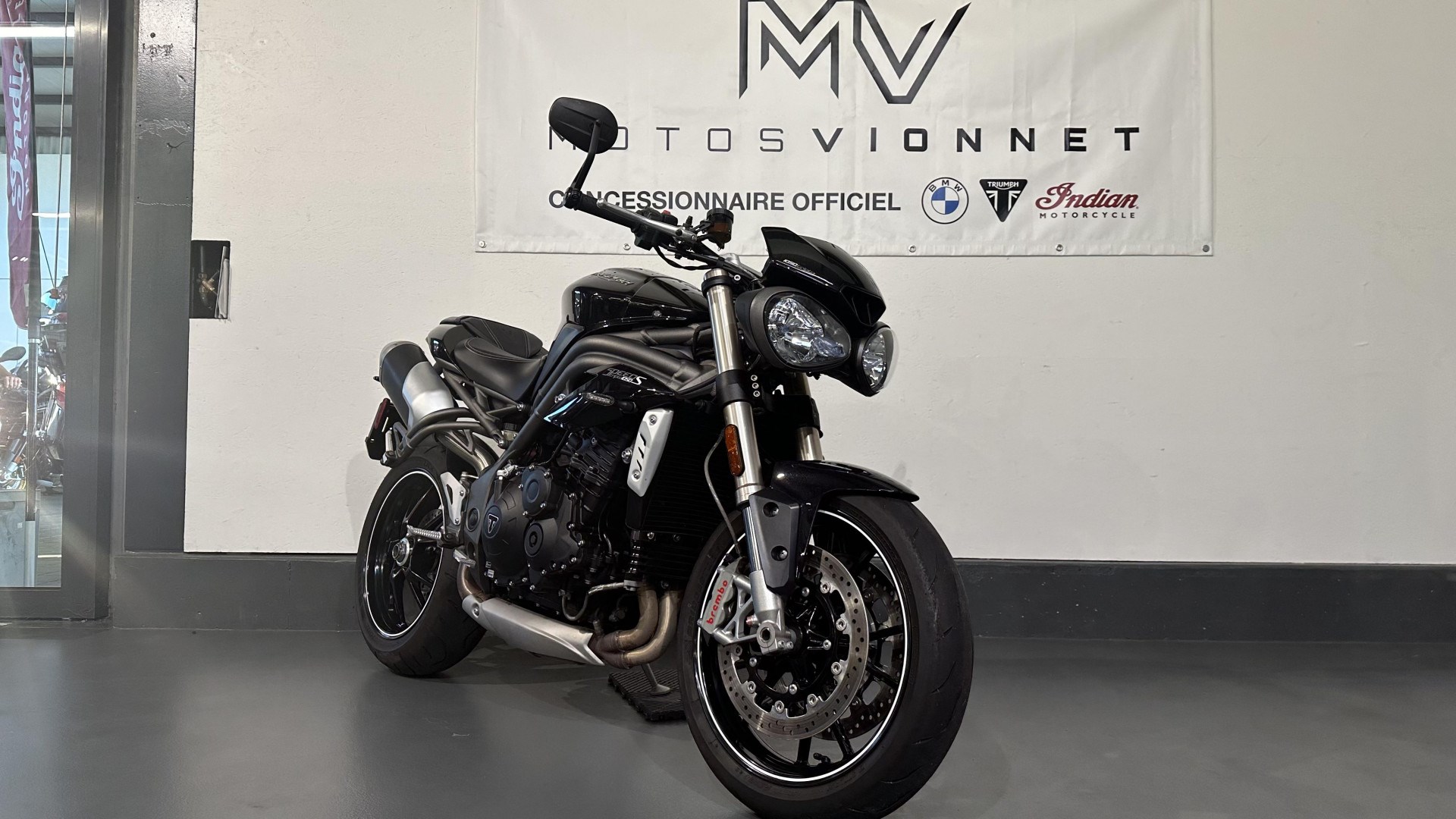 TRIUMPH Speed Triple 1050 S-showroom-element-2