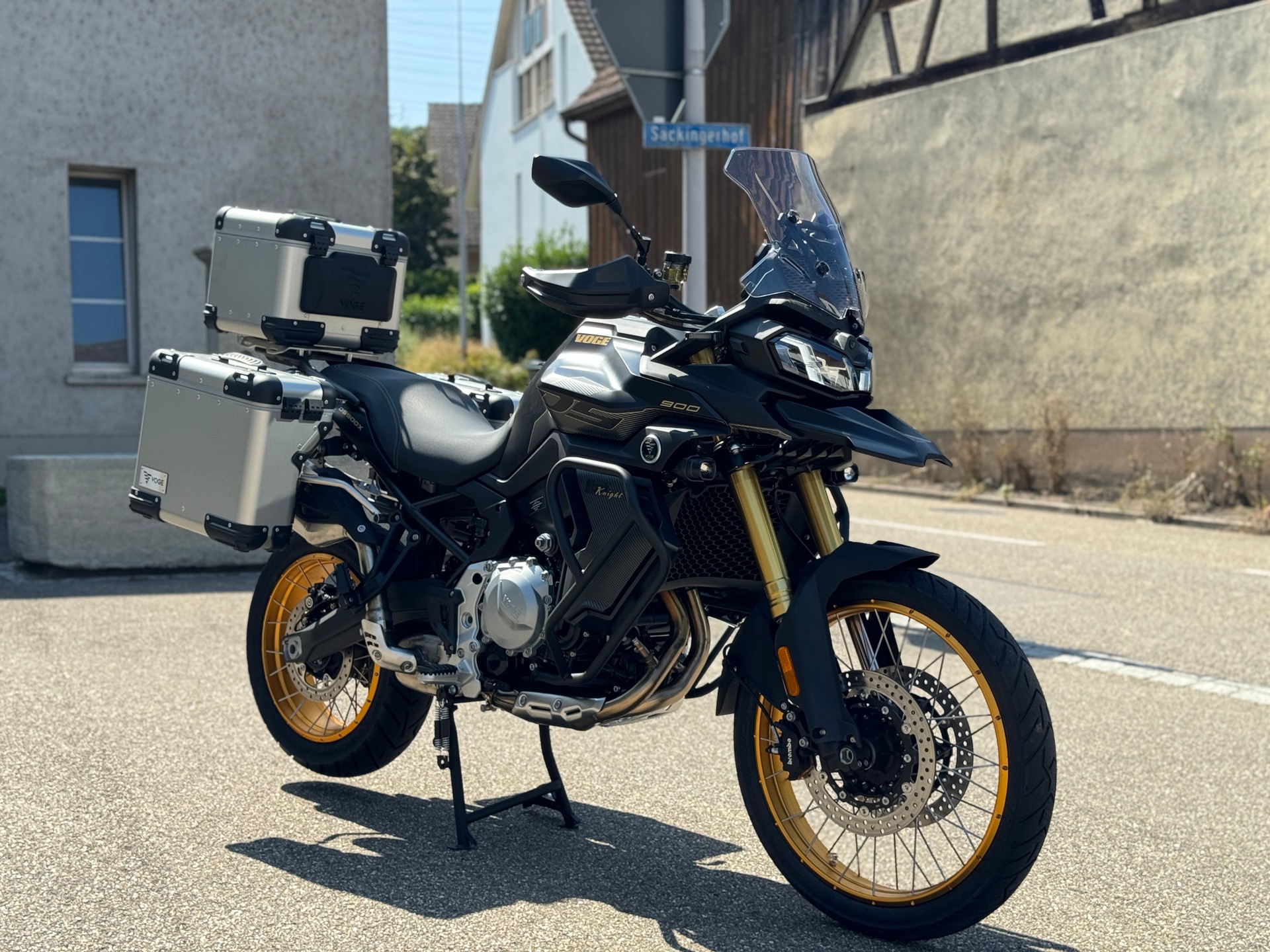 VOGE DS 900 X 35kw Black Knight-showroom-element-2