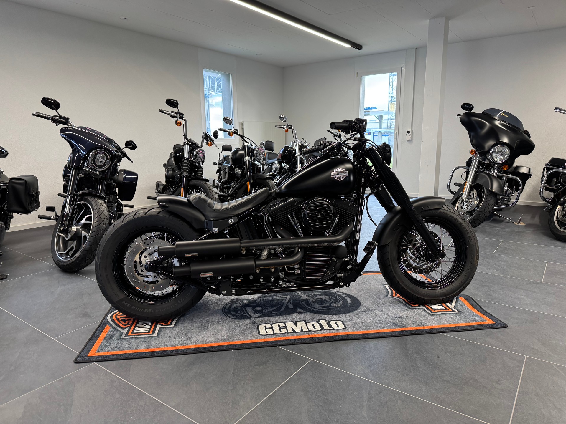 HARLEY-DAVIDSON FLS Softail Slim ABS-showroom-element-1