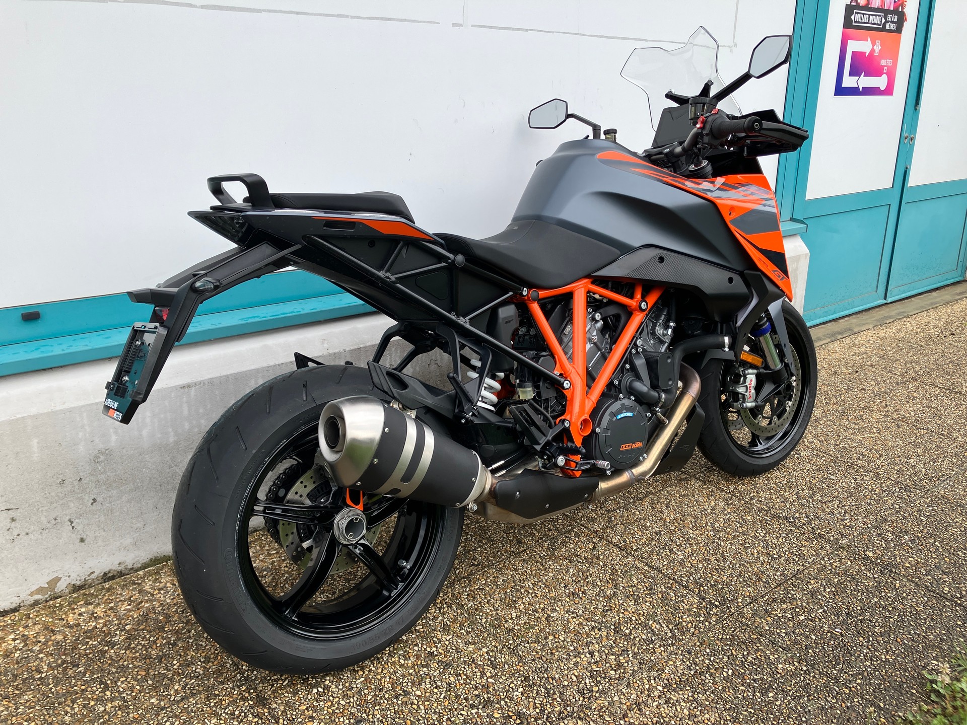 KTM 1290 Super Duke GT-showroom-element-1